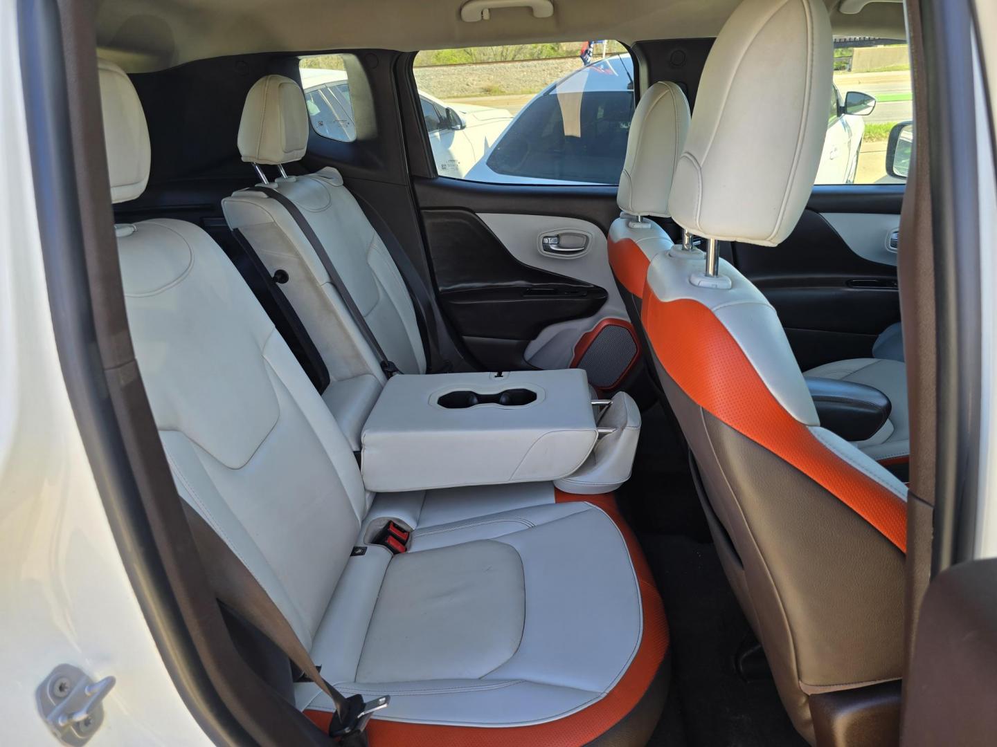 2017 WHITE Jeep Renegade Limited (ZACCJADB2HP) with an 2.4L L4 DOHC 16V engine, 9A transmission, located at 2660 S.Garland Avenue, Garland, TX, 75041, (469) 298-3118, 32.885551, -96.655602 - Photo#21