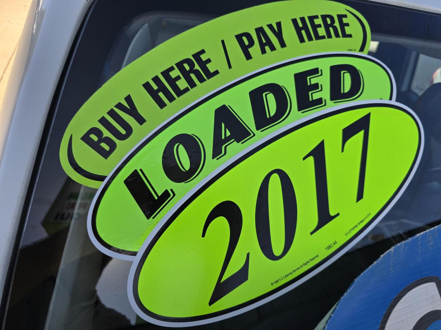 2017 WHITE Jeep Renegade Limited (ZACCJADB2HP) with an 2.4L L4 DOHC 16V engine, 9A transmission, located at 2660 S.Garland Avenue, Garland, TX, 75041, (469) 298-3118, 32.885551, -96.655602 - Photo#24