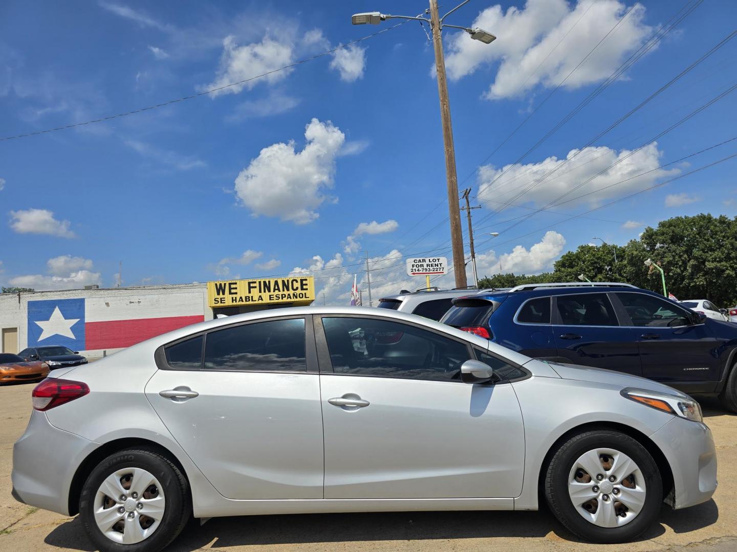 2017 SILVER Kia Forte LX (3KPFK4A7XHE) with an 2.0L L4 DOHC 16V engine, AUTO transmission, located at 2660 S.Garland Avenue, Garland, TX, 75041, (469) 298-3118, 32.885551, -96.655602 - Photo#2