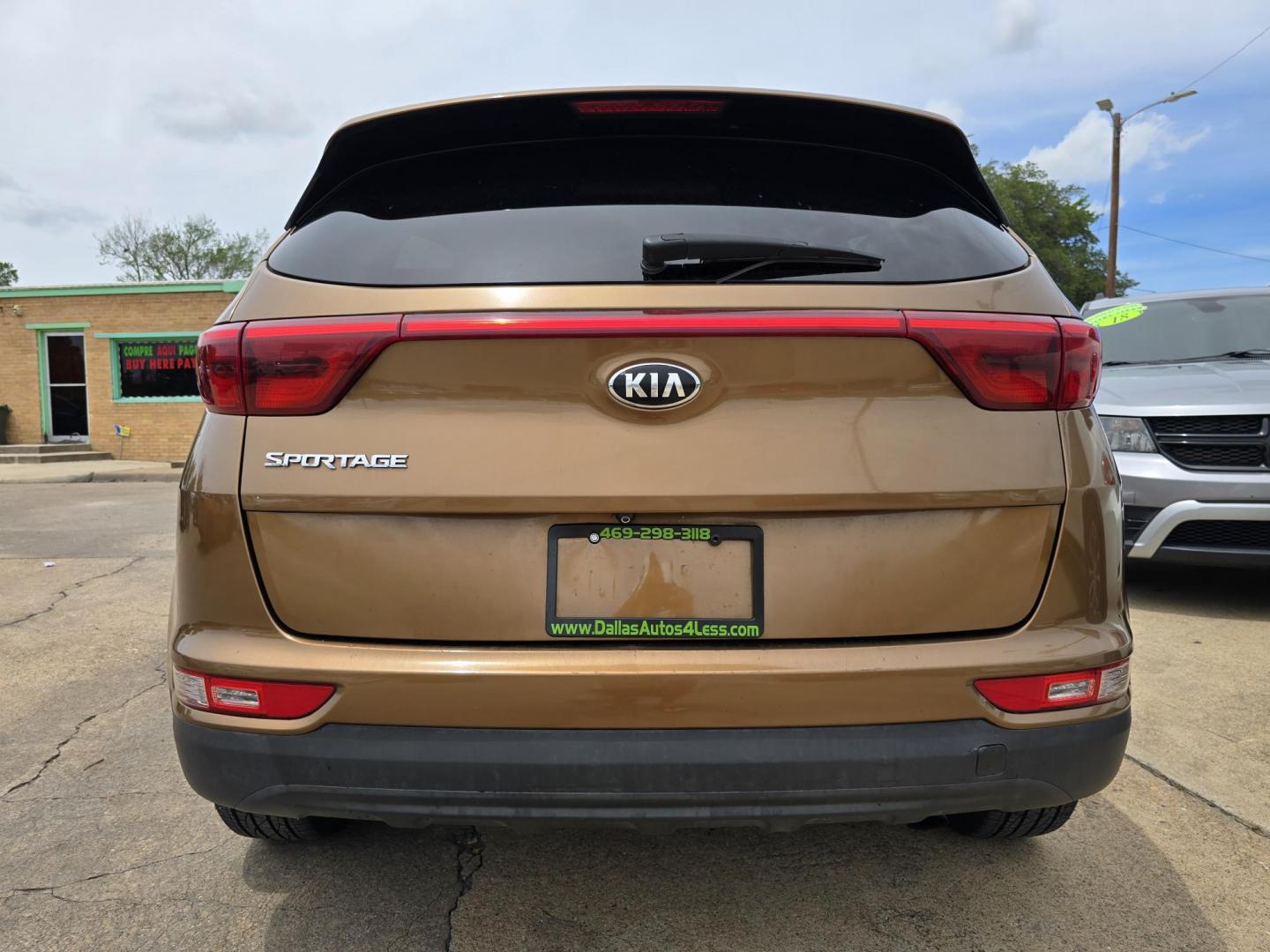 2017 BROWN Kia Sportage LX (KNDPMCAC3H7) with an 2.4L V6 DOHC 24V engine, 6A transmission, located at 2660 S.Garland Avenue, Garland, TX, 75041, (469) 298-3118, 32.885551, -96.655602 - Photo#4