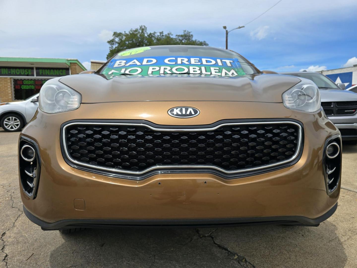 2017 BROWN Kia Sportage LX (KNDPMCAC3H7) with an 2.4L V6 DOHC 24V engine, 6A transmission, located at 2660 S.Garland Avenue, Garland, TX, 75041, (469) 298-3118, 32.885551, -96.655602 - Photo#9
