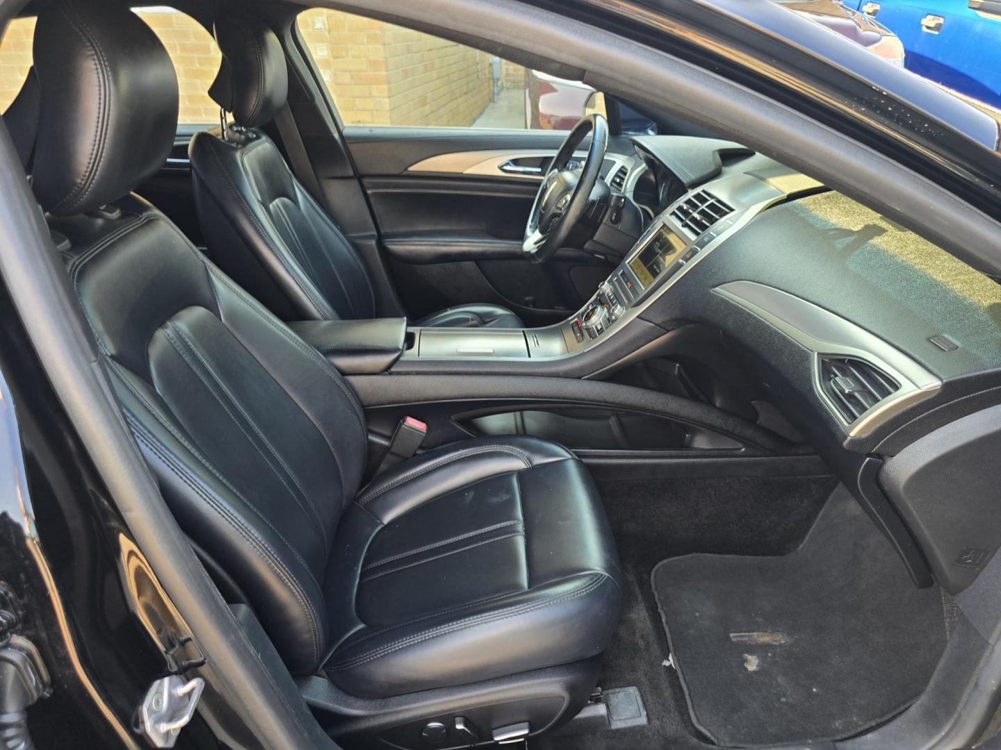 2017 BLACK /BLACK Lincoln MKZ Premier FWD (3LN6L5A95HR) with an 2.0L L4 DOHC 16V engine, 6A transmission, located at 2660 S.Garland Avenue, Garland, TX, 75041, (469) 298-3118, 32.885551, -96.655602 - Photo#17