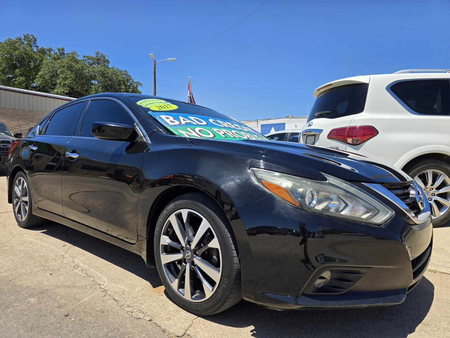 2017 BLACK Nissan Altima SR (1N4AL3AP4HC) with an 2.5L L4 DOHC 16V engine, CVT transmission, located at 2660 S.Garland Avenue, Garland, TX, 75041, (469) 298-3118, 32.885551, -96.655602 - Photo#1