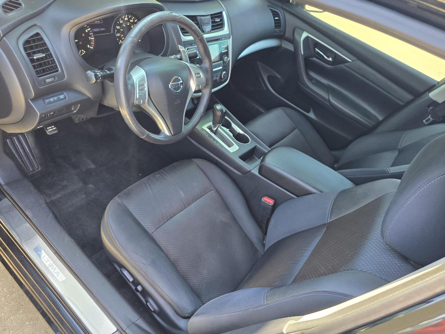 2017 BLACK Nissan Altima SR (1N4AL3AP4HC) with an 2.5L L4 DOHC 16V engine, CVT transmission, located at 2660 S.Garland Avenue, Garland, TX, 75041, (469) 298-3118, 32.885551, -96.655602 - Photo#10