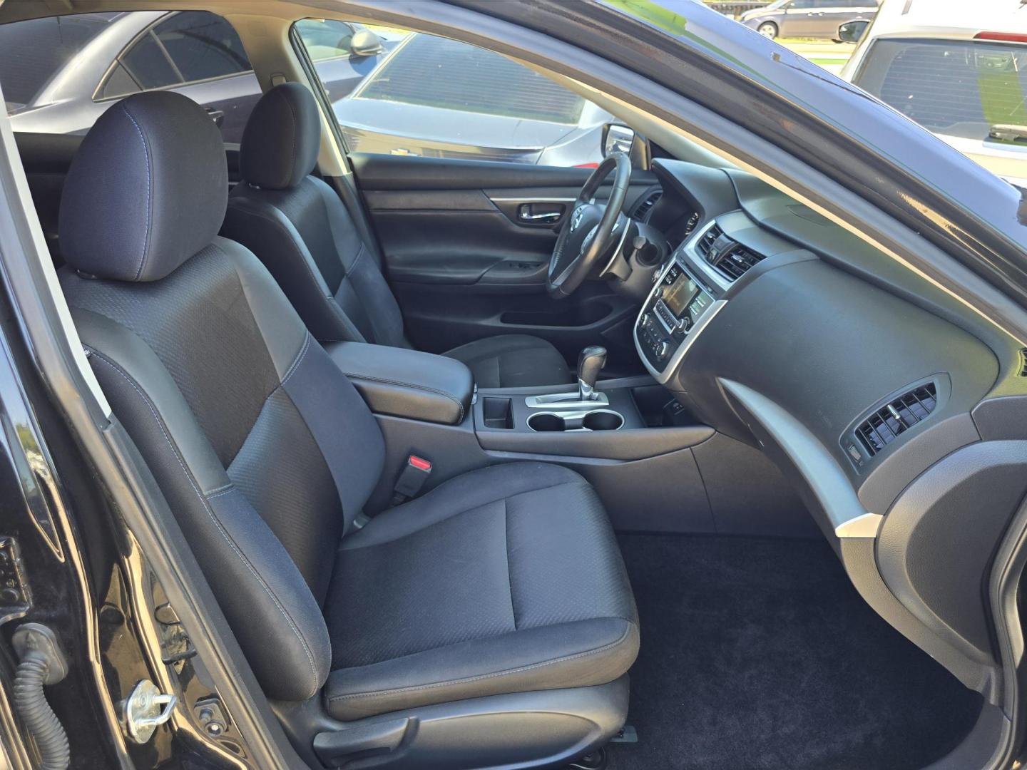2017 BLACK Nissan Altima SR (1N4AL3AP4HC) with an 2.5L L4 DOHC 16V engine, CVT transmission, located at 2660 S.Garland Avenue, Garland, TX, 75041, (469) 298-3118, 32.885551, -96.655602 - Photo#18