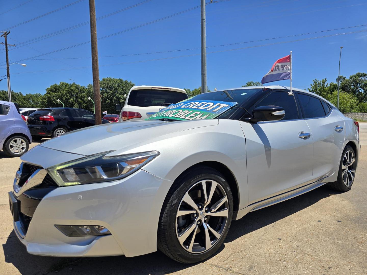 2017 SILVER Nissan Maxima 3.5 SV (1N4AA6AP2HC) with an 3.5L V6 DOHC 24V engine, CVT transmission, located at 2660 S.Garland Avenue, Garland, TX, 75041, (469) 298-3118, 32.885551, -96.655602 - Photo#7