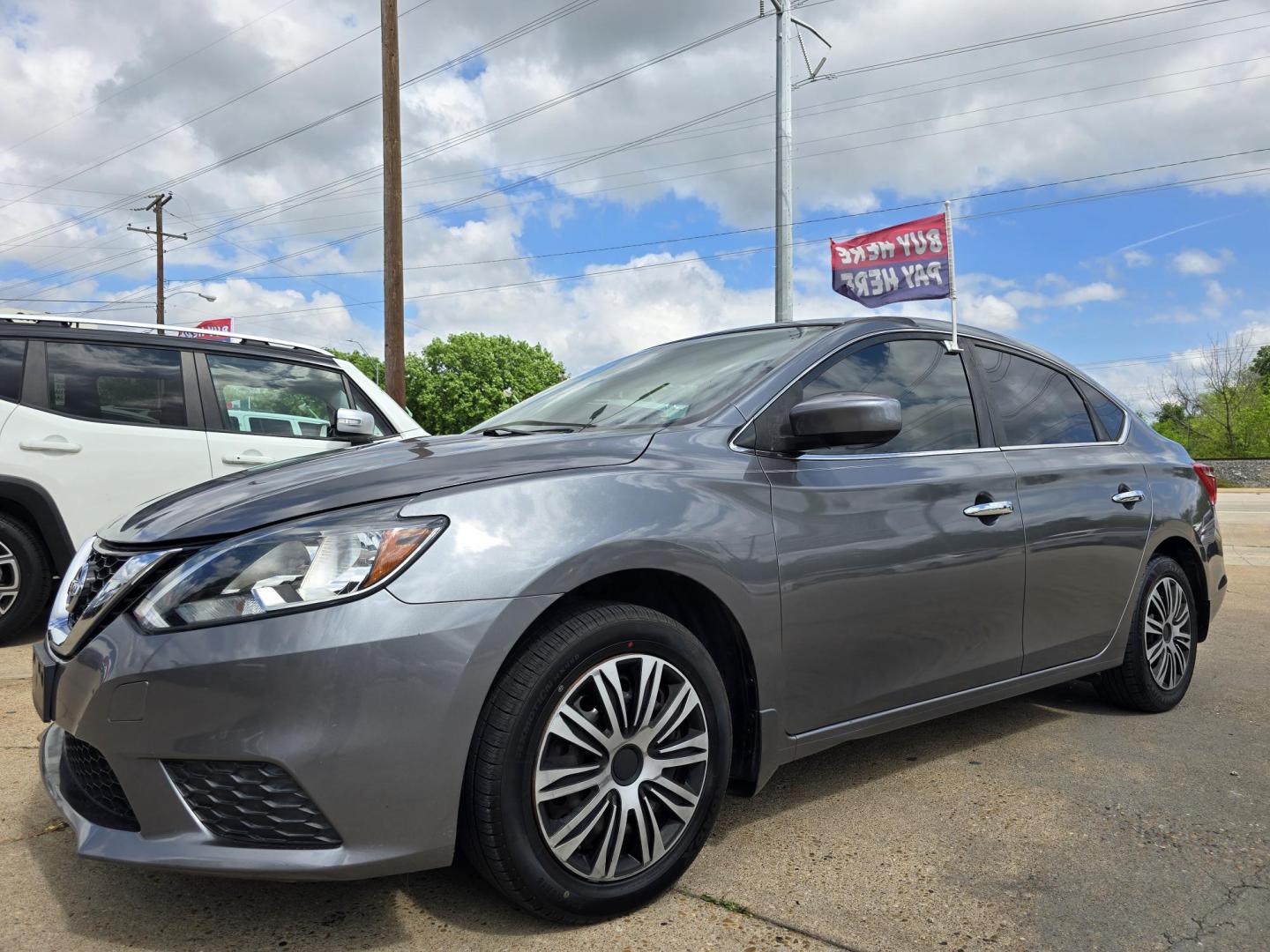 2017 GRAY Nissan Sentra S (3N1AB7AP0HY) with an 1.8L L4 SFI DOHC 16V engine, AUTO transmission, located at 2660 S.Garland Avenue, Garland, TX, 75041, (469) 298-3118, 32.885551, -96.655602 - Photo#7