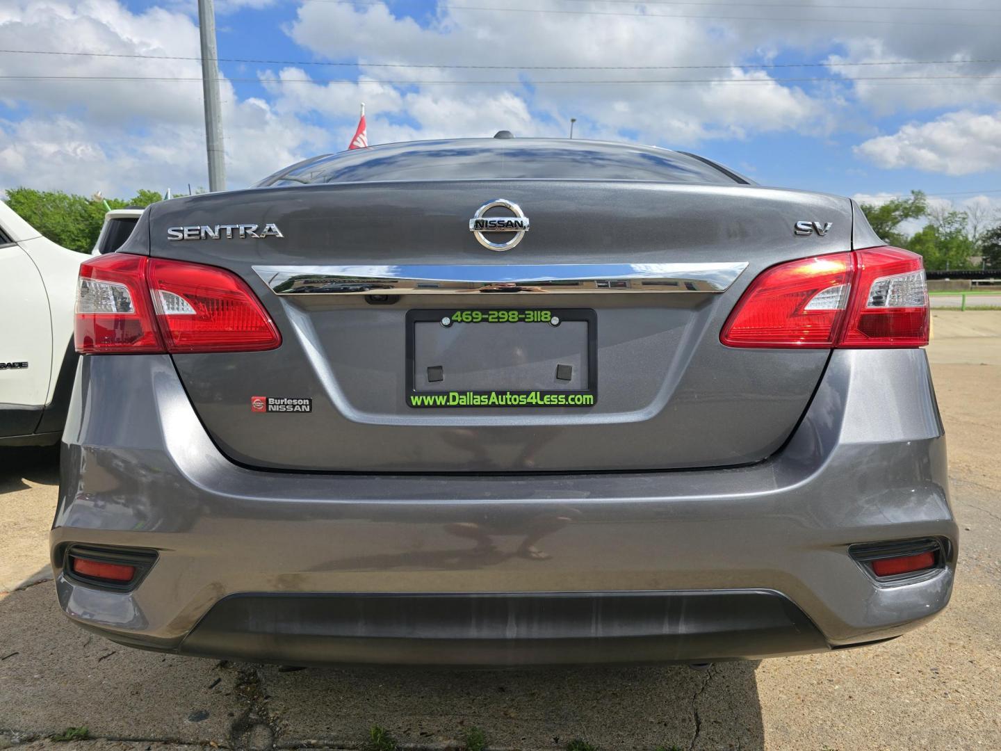 2017 GRAY Nissan Sentra S (3N1AB7AP0HY) with an 1.8L L4 SFI DOHC 16V engine, AUTO transmission, located at 2660 S.Garland Avenue, Garland, TX, 75041, (469) 298-3118, 32.885551, -96.655602 - Photo#4