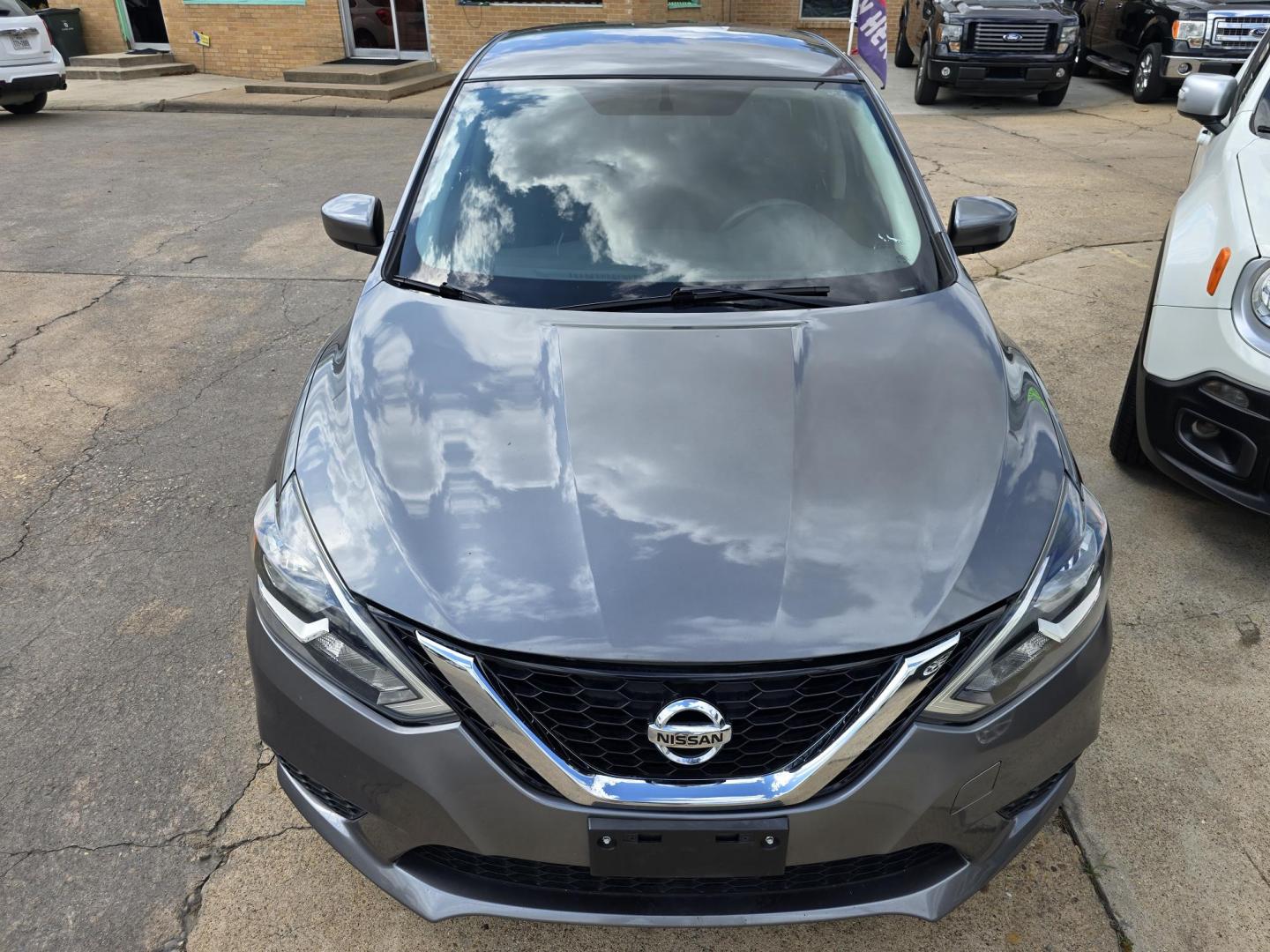 2017 GRAY Nissan Sentra S (3N1AB7AP0HY) with an 1.8L L4 SFI DOHC 16V engine, AUTO transmission, located at 2660 S.Garland Avenue, Garland, TX, 75041, (469) 298-3118, 32.885551, -96.655602 - Photo#8