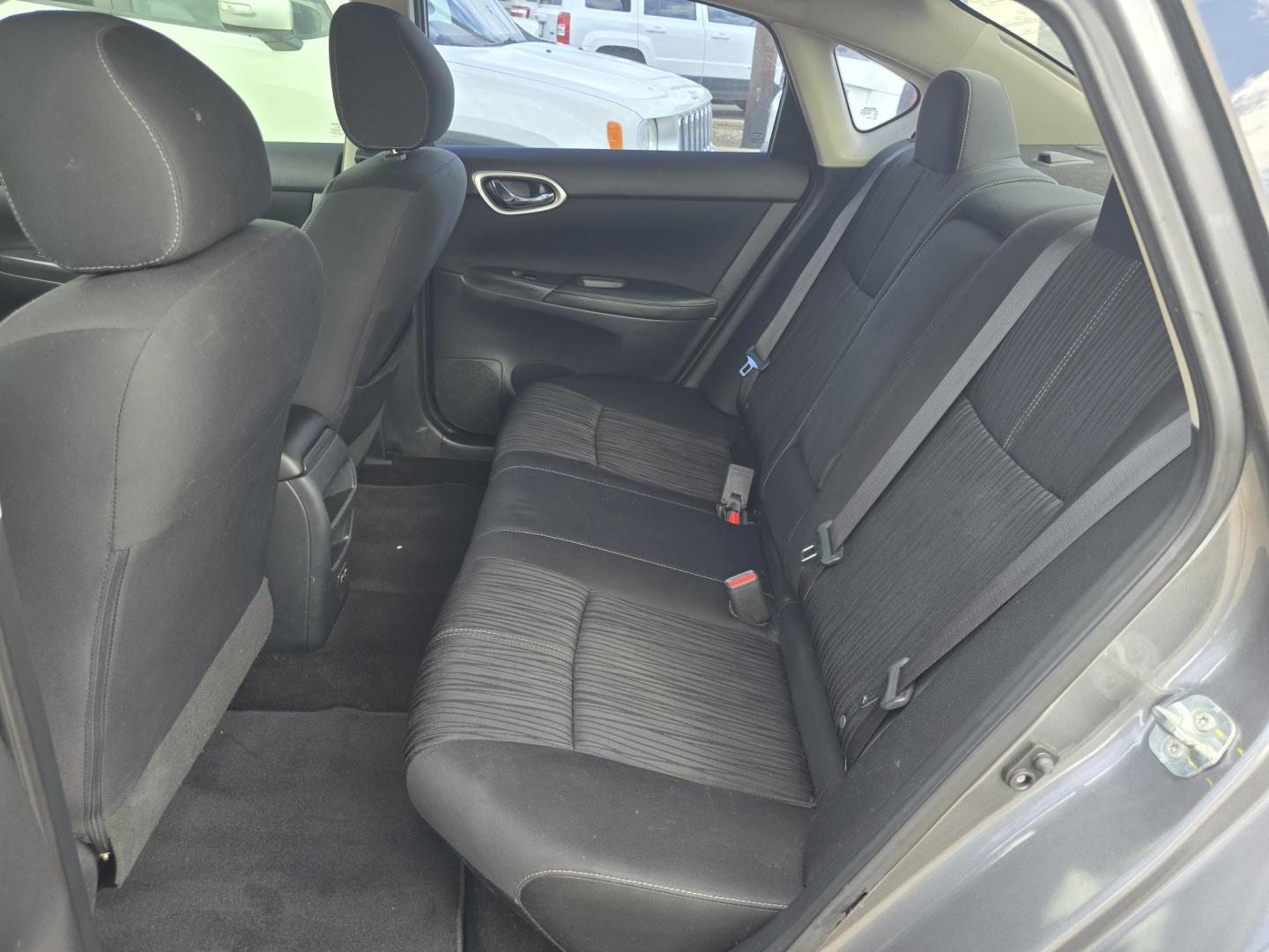 2017 GRAY Nissan Sentra S (3N1AB7AP0HY) with an 1.8L L4 SFI DOHC 16V engine, AUTO transmission, located at 2660 S.Garland Avenue, Garland, TX, 75041, (469) 298-3118, 32.885551, -96.655602 - Photo#16