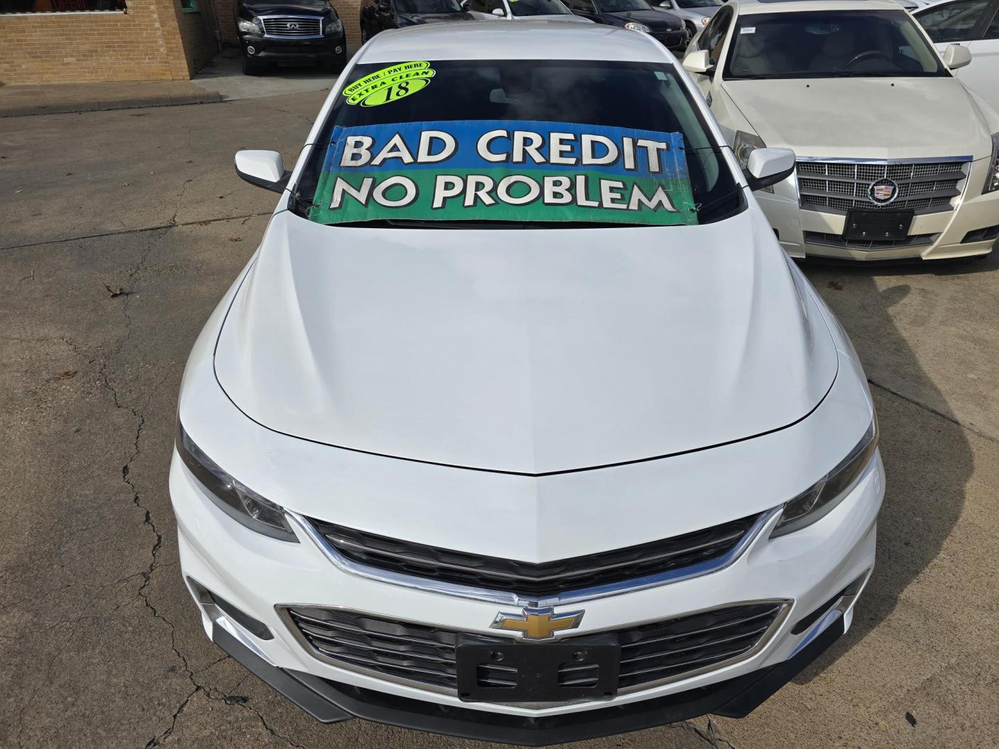 2018 WHITE Chevrolet Malibu LT (1G1ZD5ST2JF) with an 1.5L L4 DOHC 16V engine, 6A transmission, located at 2660 S.Garland Avenue, Garland, TX, 75041, (469) 298-3118, 32.885551, -96.655602 - Photo#8