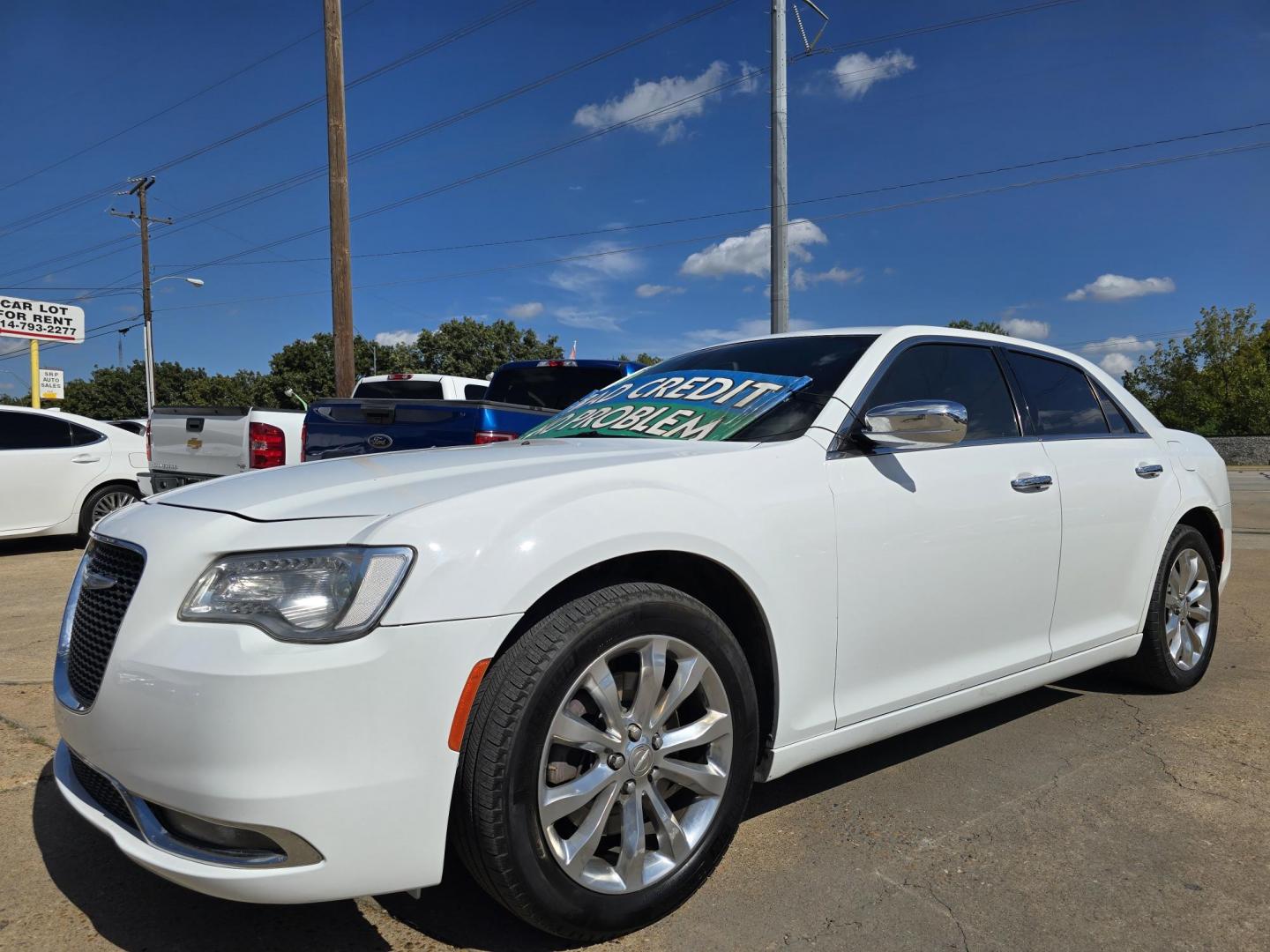 2018 WHITE Chrysler 300 LIMITED (2C3CCAKG4JH) , AUTO transmission, located at 2660 S.Garland Avenue, Garland, TX, 75041, (469) 298-3118, 32.885551, -96.655602 - Welcome to DallasAutos4Less, one of the Premier BUY HERE PAY HERE Dealers in the North Dallas Area. We specialize in financing to people with NO CREDIT or BAD CREDIT. We need proof of income, proof of residence, and a ID. Come buy your new car from us today!! This is a very well cared for 2018 CH - Photo#7