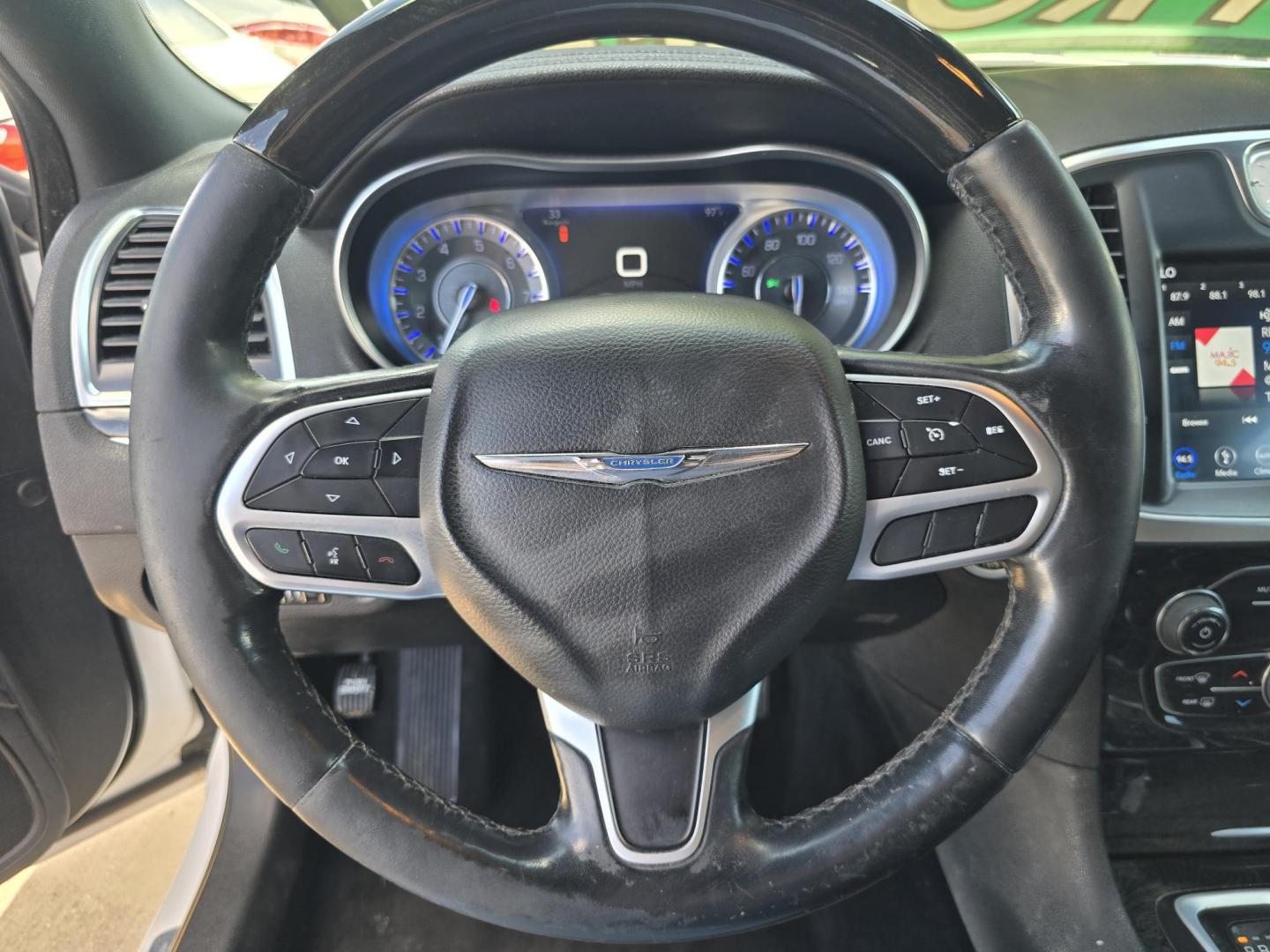 2018 WHITE Chrysler 300 LIMITED (2C3CCAKG4JH) , AUTO transmission, located at 2660 S.Garland Avenue, Garland, TX, 75041, (469) 298-3118, 32.885551, -96.655602 - Welcome to DallasAutos4Less, one of the Premier BUY HERE PAY HERE Dealers in the North Dallas Area. We specialize in financing to people with NO CREDIT or BAD CREDIT. We need proof of income, proof of residence, and a ID. Come buy your new car from us today!! This is a very well cared for 2018 CH - Photo#12