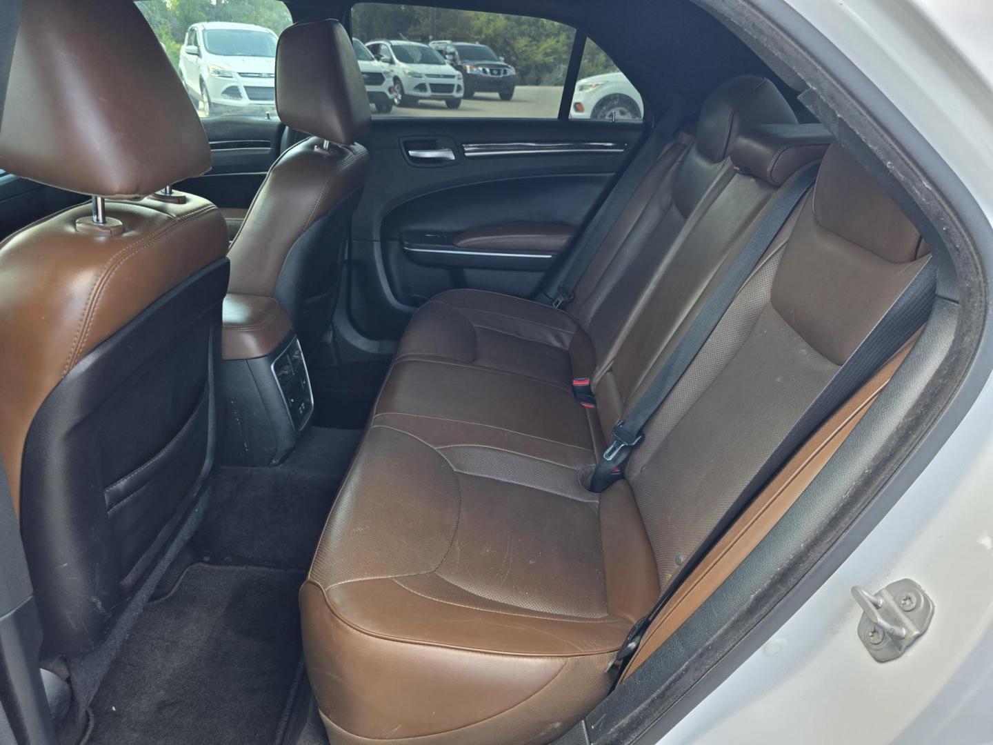 2018 WHITE Chrysler 300 LIMITED (2C3CCAKG4JH) , AUTO transmission, located at 2660 S.Garland Avenue, Garland, TX, 75041, (469) 298-3118, 32.885551, -96.655602 - Welcome to DallasAutos4Less, one of the Premier BUY HERE PAY HERE Dealers in the North Dallas Area. We specialize in financing to people with NO CREDIT or BAD CREDIT. We need proof of income, proof of residence, and a ID. Come buy your new car from us today!! This is a very well cared for 2018 CH - Photo#16