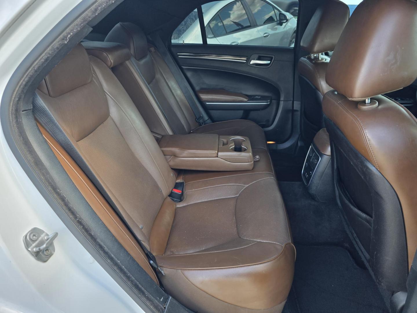 2018 WHITE Chrysler 300 LIMITED (2C3CCAKG4JH) , AUTO transmission, located at 2660 S.Garland Avenue, Garland, TX, 75041, (469) 298-3118, 32.885551, -96.655602 - Welcome to DallasAutos4Less, one of the Premier BUY HERE PAY HERE Dealers in the North Dallas Area. We specialize in financing to people with NO CREDIT or BAD CREDIT. We need proof of income, proof of residence, and a ID. Come buy your new car from us today!! This is a very well cared for 2018 CH - Photo#17
