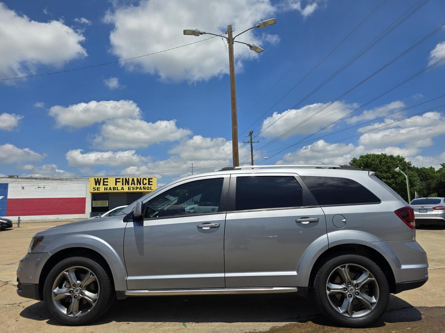 2018 GRAY Dodge Journey Crossroad (3C4PDCGG9JT) with an 3.6L V6 DOHC 24V engine, 4A transmission, located at 2660 S.Garland Avenue, Garland, TX, 75041, (469) 298-3118, 32.885551, -96.655602 - Photo#6