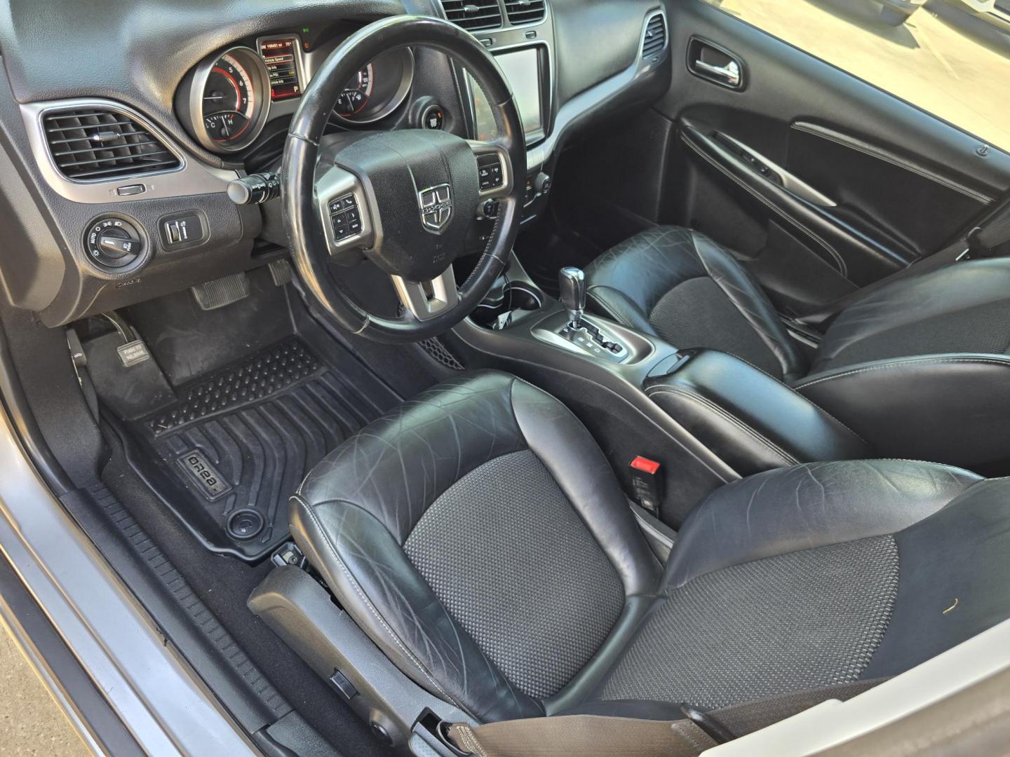 2018 GRAY Dodge Journey Crossroad (3C4PDCGG9JT) with an 3.6L V6 DOHC 24V engine, 4A transmission, located at 2660 S.Garland Avenue, Garland, TX, 75041, (469) 298-3118, 32.885551, -96.655602 - Photo#10