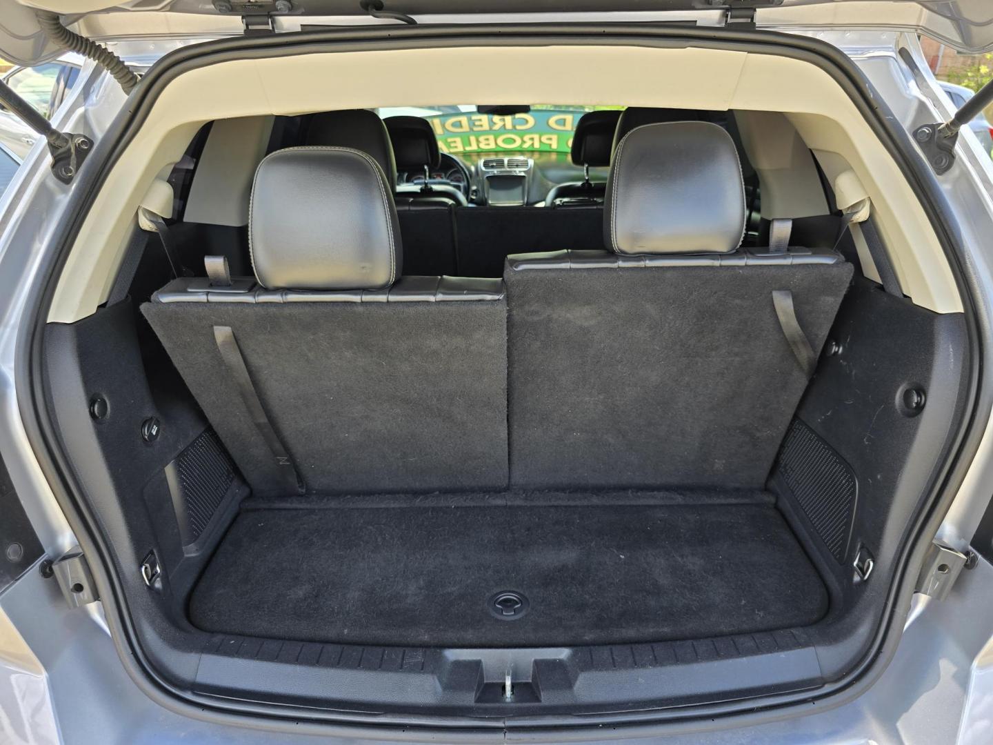 2018 GRAY Dodge Journey Crossroad (3C4PDCGG9JT) with an 3.6L V6 DOHC 24V engine, 4A transmission, located at 2660 S.Garland Avenue, Garland, TX, 75041, (469) 298-3118, 32.885551, -96.655602 - Photo#16