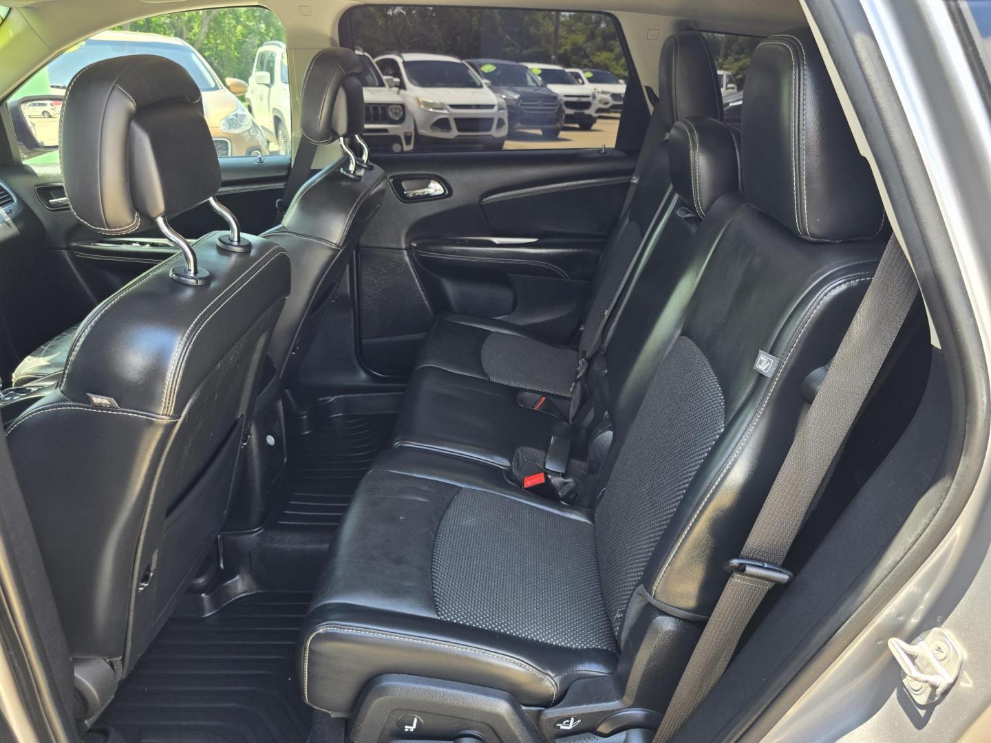 2018 GRAY Dodge Journey Crossroad (3C4PDCGG9JT) with an 3.6L V6 DOHC 24V engine, 4A transmission, located at 2660 S.Garland Avenue, Garland, TX, 75041, (469) 298-3118, 32.885551, -96.655602 - Photo#15