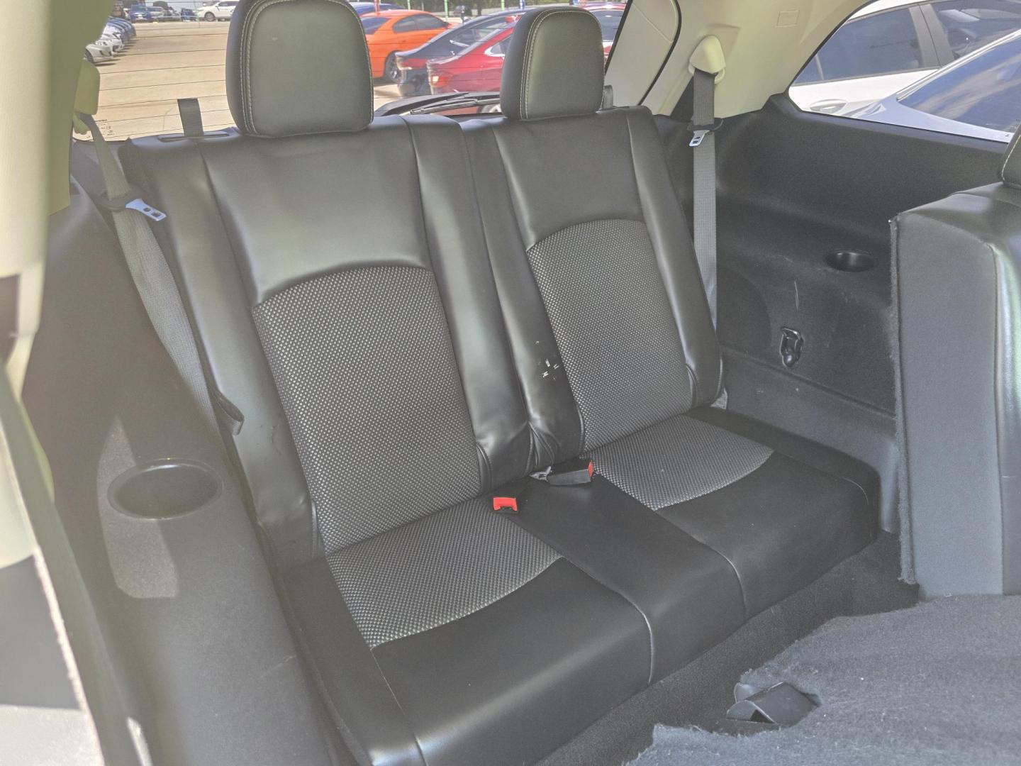 2018 GRAY Dodge Journey Crossroad (3C4PDCGG9JT) with an 3.6L V6 DOHC 24V engine, 4A transmission, located at 2660 S.Garland Avenue, Garland, TX, 75041, (469) 298-3118, 32.885551, -96.655602 - Photo#17