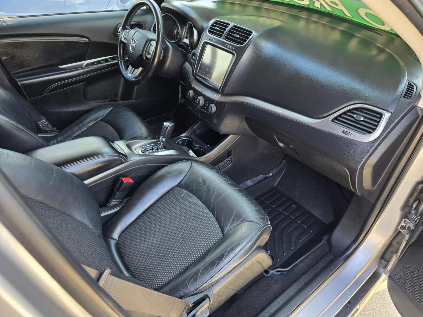 2018 GRAY Dodge Journey Crossroad (3C4PDCGG9JT) with an 3.6L V6 DOHC 24V engine, 4A transmission, located at 2660 S.Garland Avenue, Garland, TX, 75041, (469) 298-3118, 32.885551, -96.655602 - Photo#20