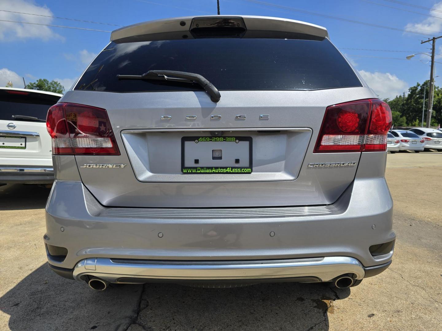 2018 SILVER Dodge Journey Crossroad (3C4PDCGG0JT) with an 3.6L V6 DOHC 24V engine, 4A transmission, located at 2660 S.Garland Avenue, Garland, TX, 75041, (469) 298-3118, 32.885551, -96.655602 - Photo#4