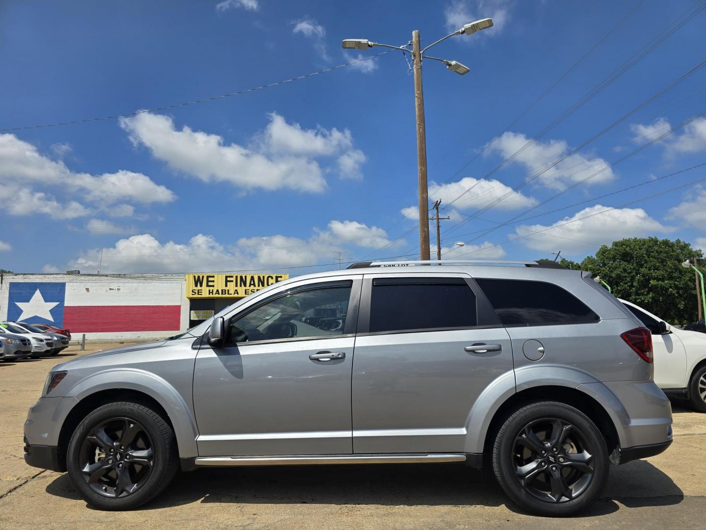 2018 SILVER Dodge Journey Crossroad (3C4PDCGG0JT) with an 3.6L V6 DOHC 24V engine, 4A transmission, located at 2660 S.Garland Avenue, Garland, TX, 75041, (469) 298-3118, 32.885551, -96.655602 - Photo#6