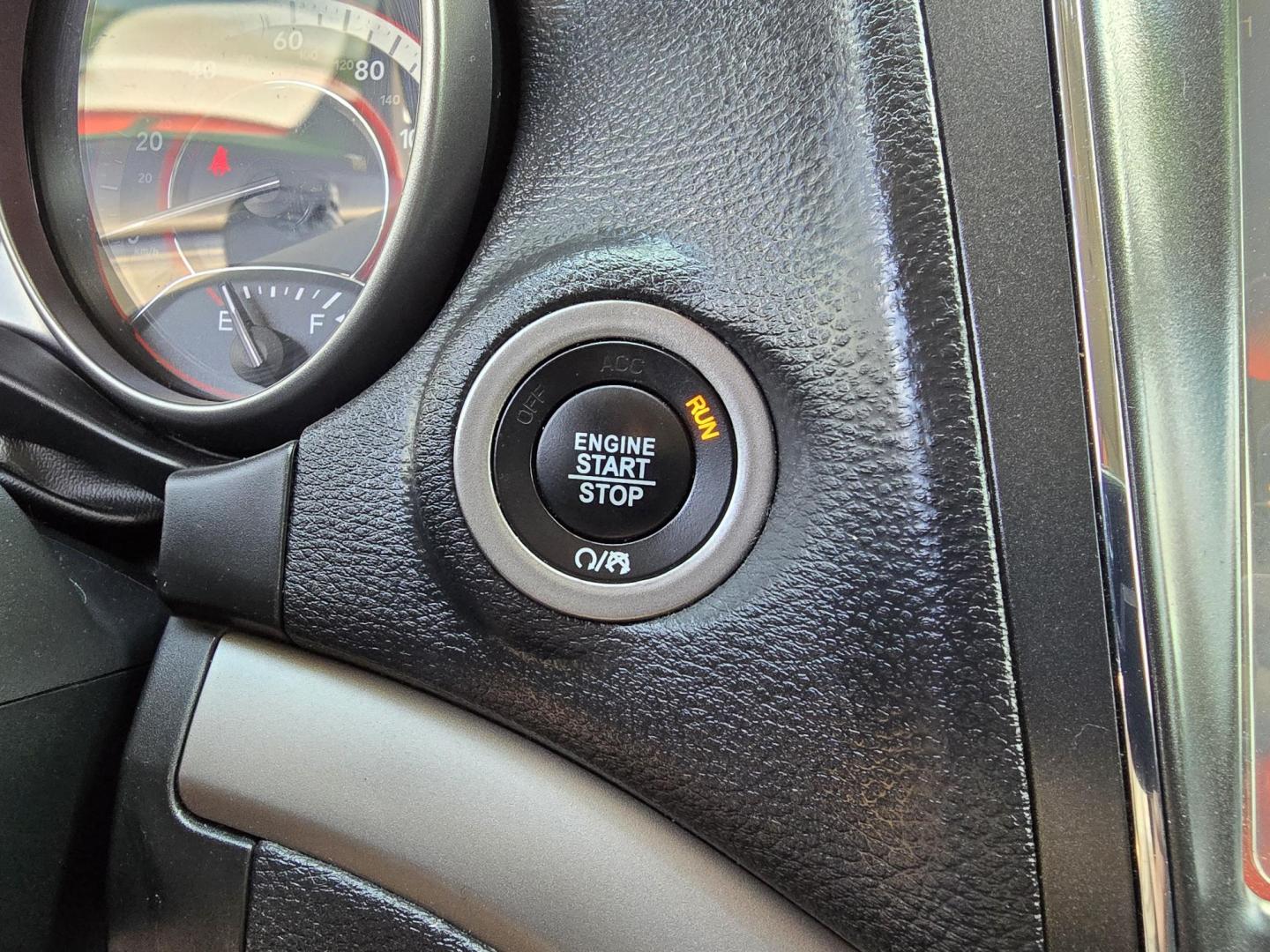 2018 SILVER Dodge Journey Crossroad (3C4PDCGG0JT) with an 3.6L V6 DOHC 24V engine, 4A transmission, located at 2660 S.Garland Avenue, Garland, TX, 75041, (469) 298-3118, 32.885551, -96.655602 - Photo#13