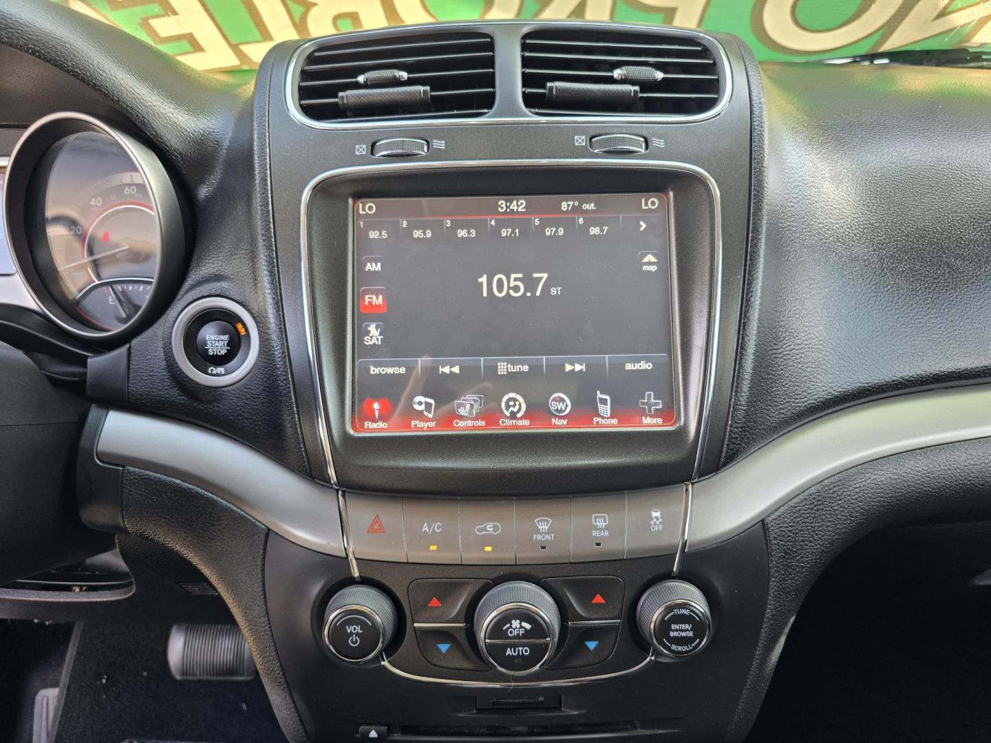 2018 SILVER Dodge Journey Crossroad (3C4PDCGG0JT) with an 3.6L V6 DOHC 24V engine, 4A transmission, located at 2660 S.Garland Avenue, Garland, TX, 75041, (469) 298-3118, 32.885551, -96.655602 - Photo#14