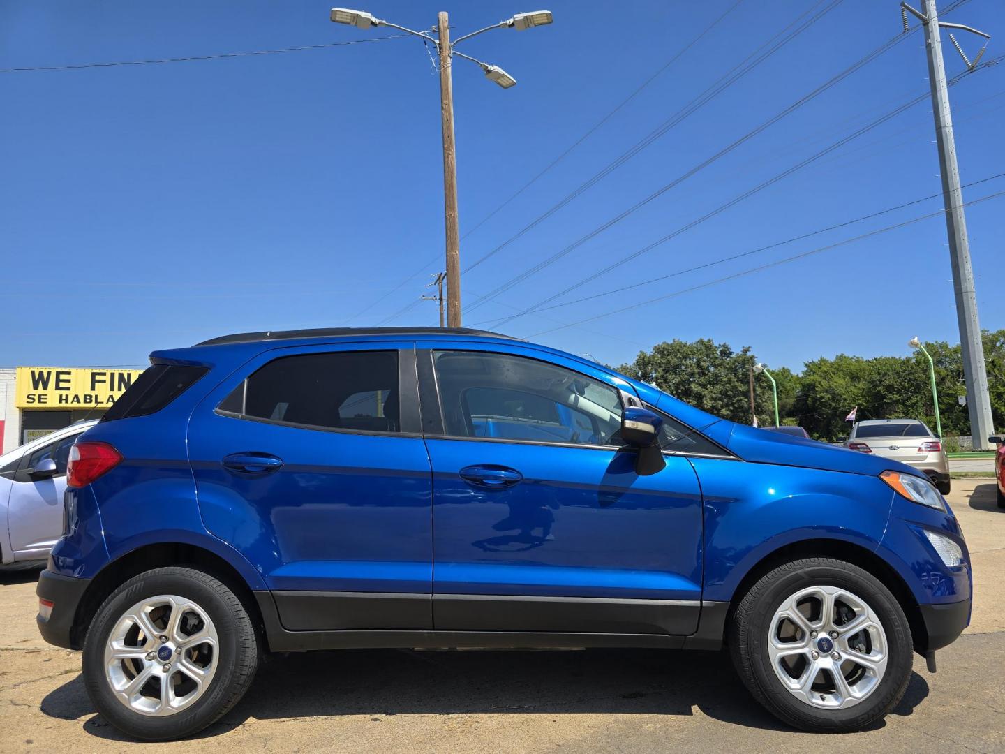2018 BLUE Ford EcoSport SE (MAJ3P1TE7JC) with an 1.0L L3 engine, 6A transmission, located at 2660 S.Garland Avenue, Garland, TX, 75041, (469) 298-3118, 32.885551, -96.655602 - Photo#2