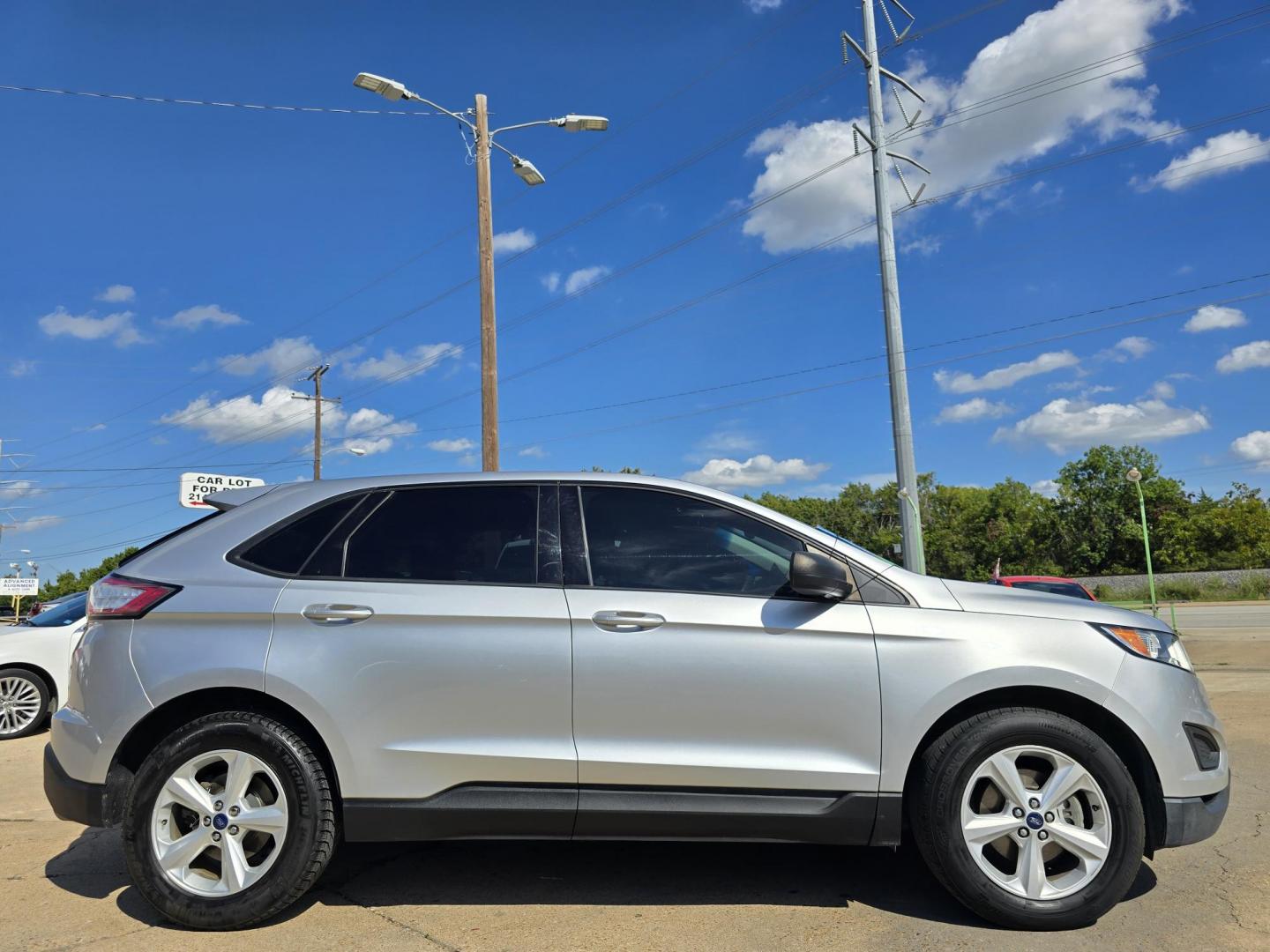 2018 Ford Edge SE (2FMPK3G9XJB) with an 2.0L L4 DOHC 16V engine, 6A transmission, located at 2660 S.Garland Avenue, Garland, TX, 75041, (469) 298-3118, 32.885551, -96.655602 - Photo#2