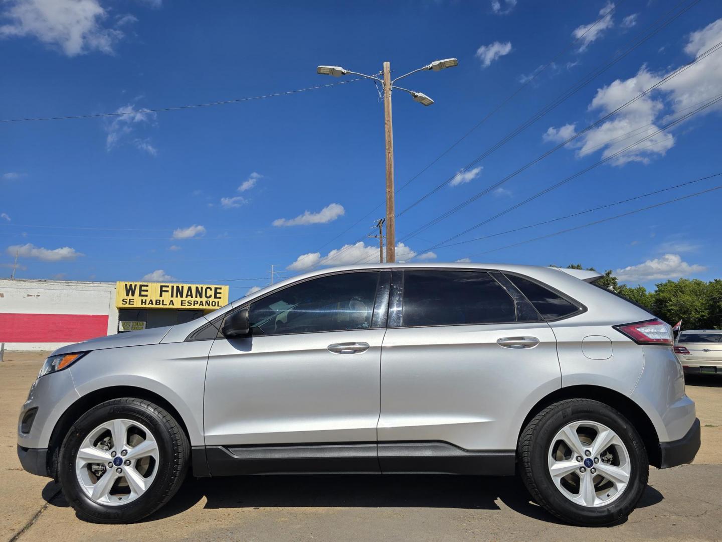 2018 Ford Edge SE (2FMPK3G9XJB) with an 2.0L L4 DOHC 16V engine, 6A transmission, located at 2660 S.Garland Avenue, Garland, TX, 75041, (469) 298-3118, 32.885551, -96.655602 - Photo#6