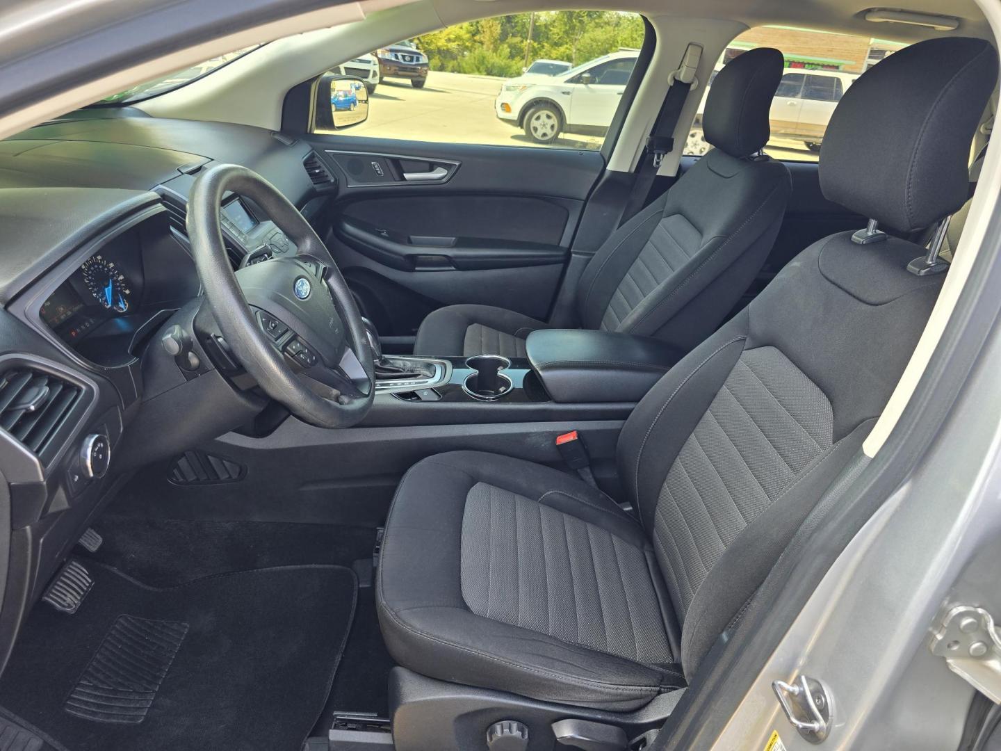 2018 Ford Edge SE (2FMPK3G9XJB) with an 2.0L L4 DOHC 16V engine, 6A transmission, located at 2660 S.Garland Avenue, Garland, TX, 75041, (469) 298-3118, 32.885551, -96.655602 - Photo#11