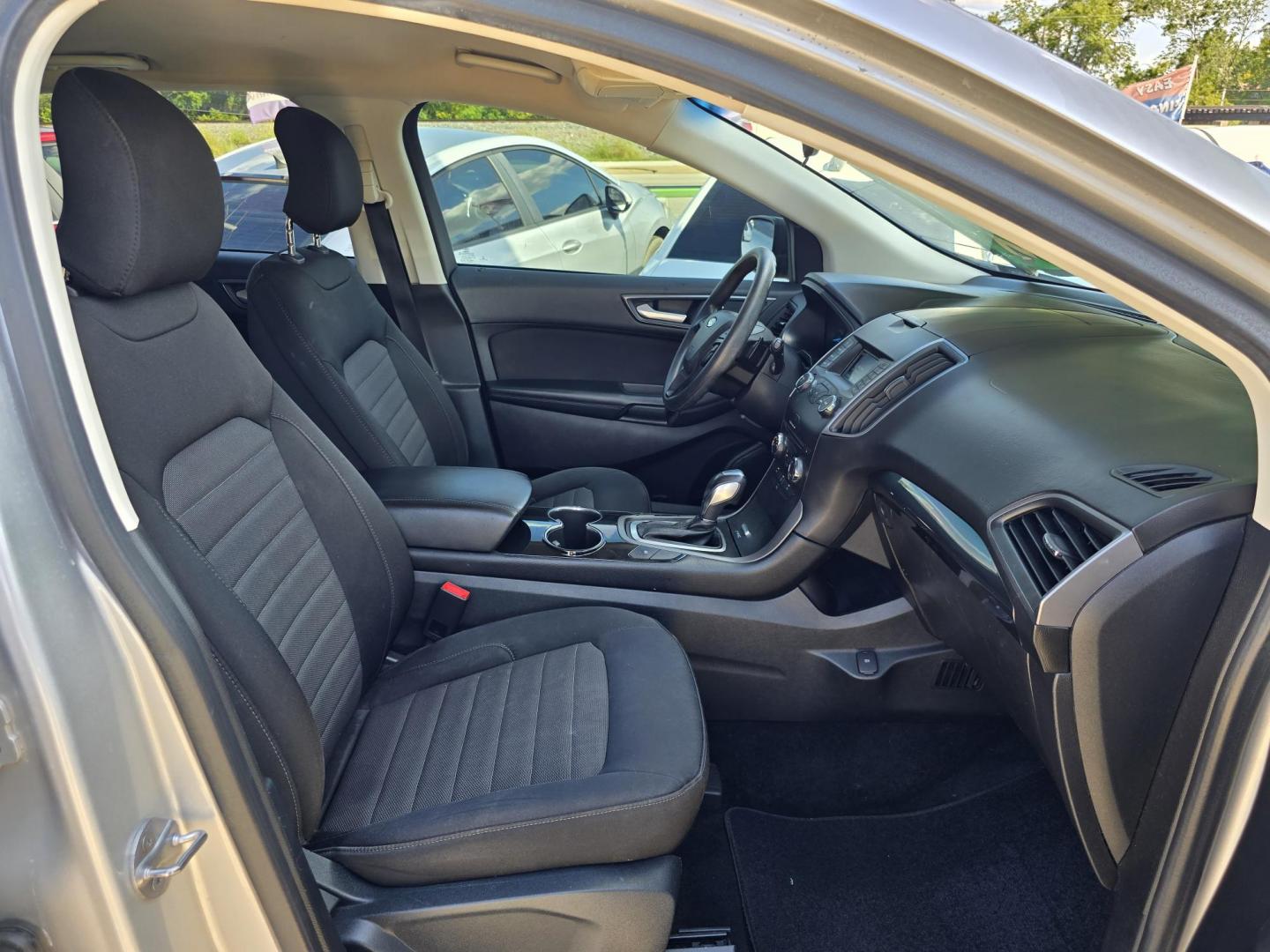 2018 Ford Edge SE (2FMPK3G9XJB) with an 2.0L L4 DOHC 16V engine, 6A transmission, located at 2660 S.Garland Avenue, Garland, TX, 75041, (469) 298-3118, 32.885551, -96.655602 - Photo#19