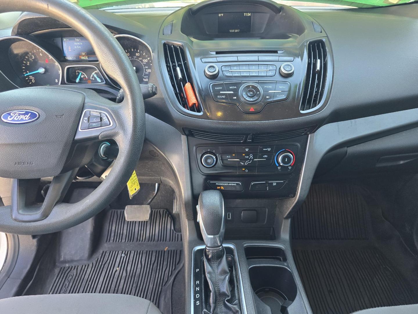 2018 Ford Escape S (1FMCU0F77JU) with an 2.5L L4 DOHC 16V engine, 6A transmission, located at 2660 S.Garland Avenue, Garland, TX, 75041, (469) 298-3118, 32.885551, -96.655602 - Welcome to DallasAutos4Less, one of the Premier BUY HERE PAY HERE Dealers in the North Dallas Area. We specialize in financing to people with NO CREDIT or BAD CREDIT. We need proof of income, proof of residence, and a ID. Come buy your new car from us today!! This is a Super Clean 2018 FORD ESCAP - Photo#13