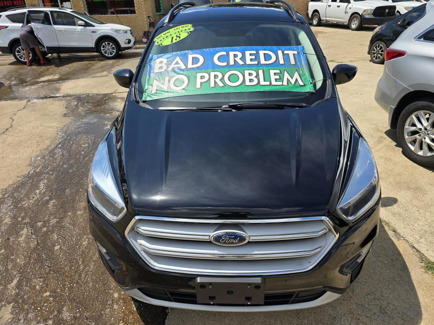 2018 BLACK Ford Escape SE (1FMCU0GD0JU) with an 1.5L L4 DOHC 16V engine, 6A transmission, located at 2660 S.Garland Avenue, Garland, TX, 75041, (469) 298-3118, 32.885551, -96.655602 - Photo#8