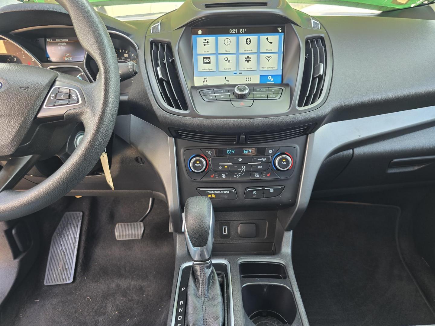 2018 BLACK Ford Escape SE (1FMCU0GD0JU) with an 1.5L L4 DOHC 16V engine, 6A transmission, located at 2660 S.Garland Avenue, Garland, TX, 75041, (469) 298-3118, 32.885551, -96.655602 - Photo#13