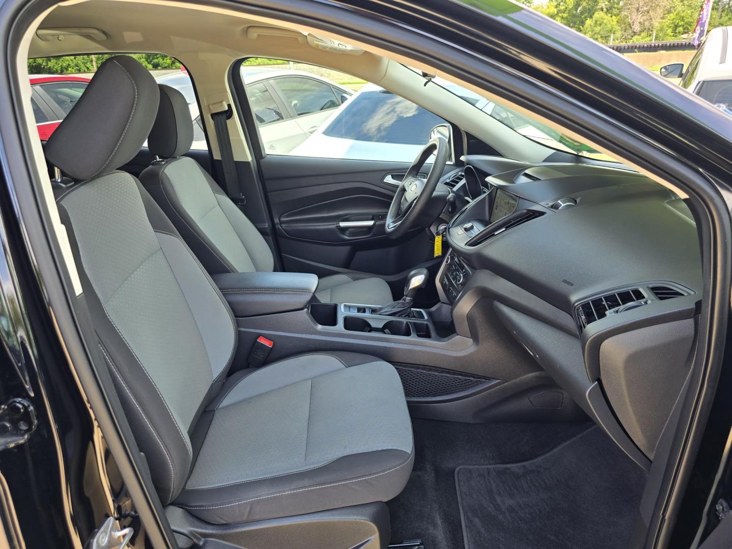 2018 BLACK Ford Escape SE (1FMCU0GD0JU) with an 1.5L L4 DOHC 16V engine, 6A transmission, located at 2660 S.Garland Avenue, Garland, TX, 75041, (469) 298-3118, 32.885551, -96.655602 - Photo#18