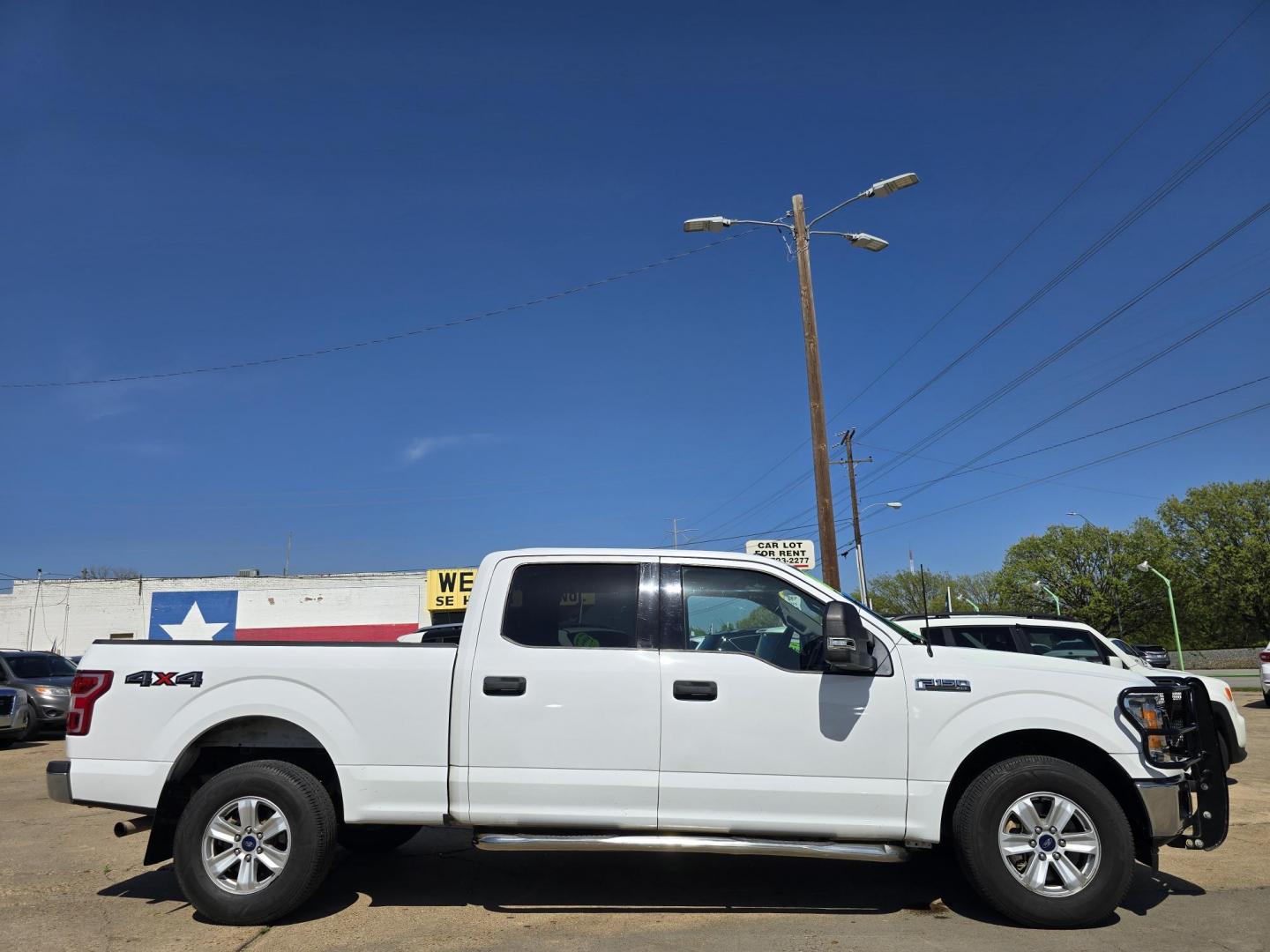 2018 WHITE Ford F-150 XLT (1FTFW1E56JF) with an 5.0L V8 OHV 16V engine, 6A transmission, located at 2660 S.Garland Avenue, Garland, TX, 75041, (469) 298-3118, 32.885551, -96.655602 - Photo#2