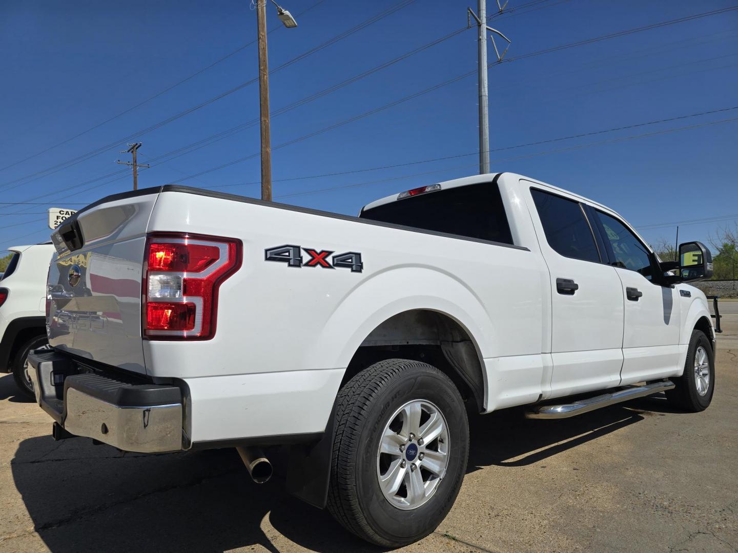 2018 WHITE Ford F-150 XLT (1FTFW1E56JF) with an 5.0L V8 OHV 16V engine, 6A transmission, located at 2660 S.Garland Avenue, Garland, TX, 75041, (469) 298-3118, 32.885551, -96.655602 - Photo#3