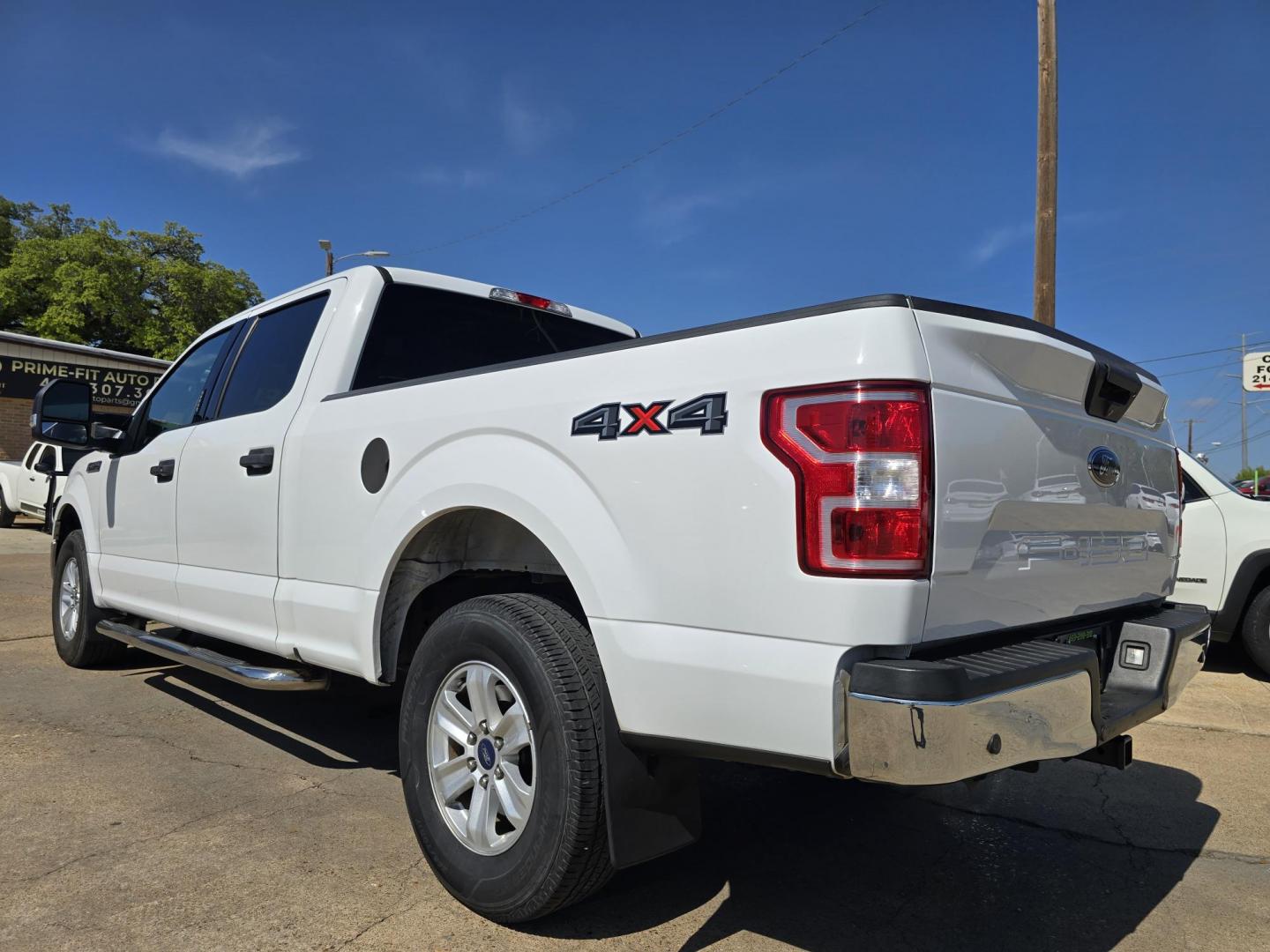 2018 WHITE Ford F-150 XLT (1FTFW1E56JF) with an 5.0L V8 OHV 16V engine, 6A transmission, located at 2660 S.Garland Avenue, Garland, TX, 75041, (469) 298-3118, 32.885551, -96.655602 - Photo#6