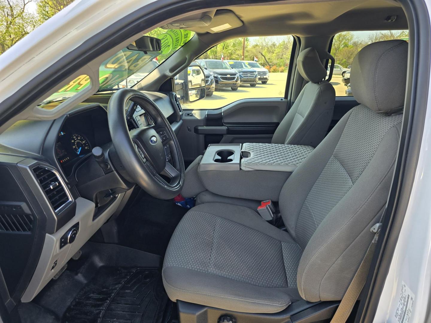 2018 WHITE Ford F-150 XLT (1FTFW1E56JF) with an 5.0L V8 OHV 16V engine, 6A transmission, located at 2660 S.Garland Avenue, Garland, TX, 75041, (469) 298-3118, 32.885551, -96.655602 - Photo#12