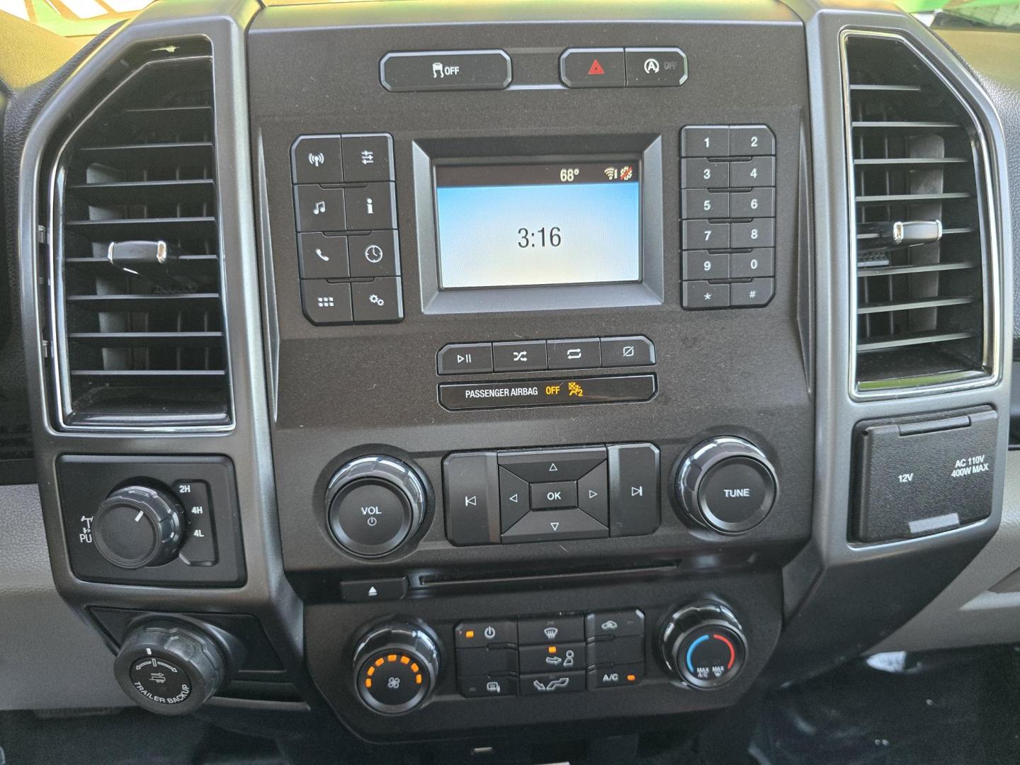 2018 WHITE Ford F-150 XLT (1FTFW1E56JF) with an 5.0L V8 OHV 16V engine, 6A transmission, located at 2660 S.Garland Avenue, Garland, TX, 75041, (469) 298-3118, 32.885551, -96.655602 - Photo#15