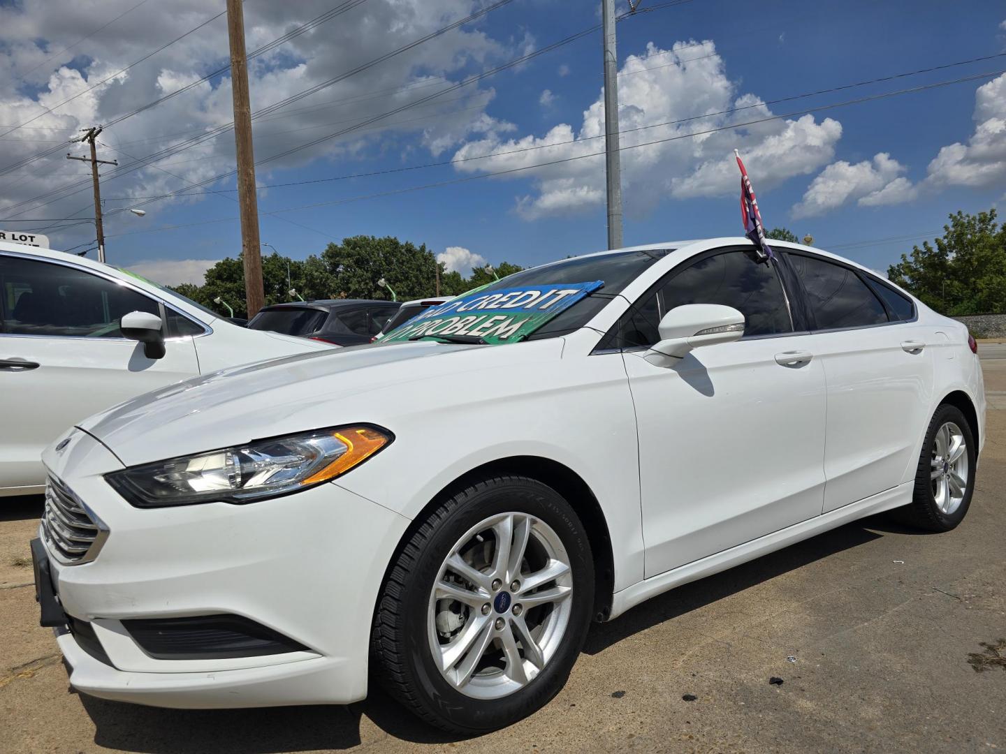 2018 Ford Fusion SE (3FA6P0H73JR) with an 2.5L L4 DOHC 16V engine, 6A transmission, located at 2660 S.Garland Avenue, Garland, TX, 75041, (469) 298-3118, 32.885551, -96.655602 - Photo#7