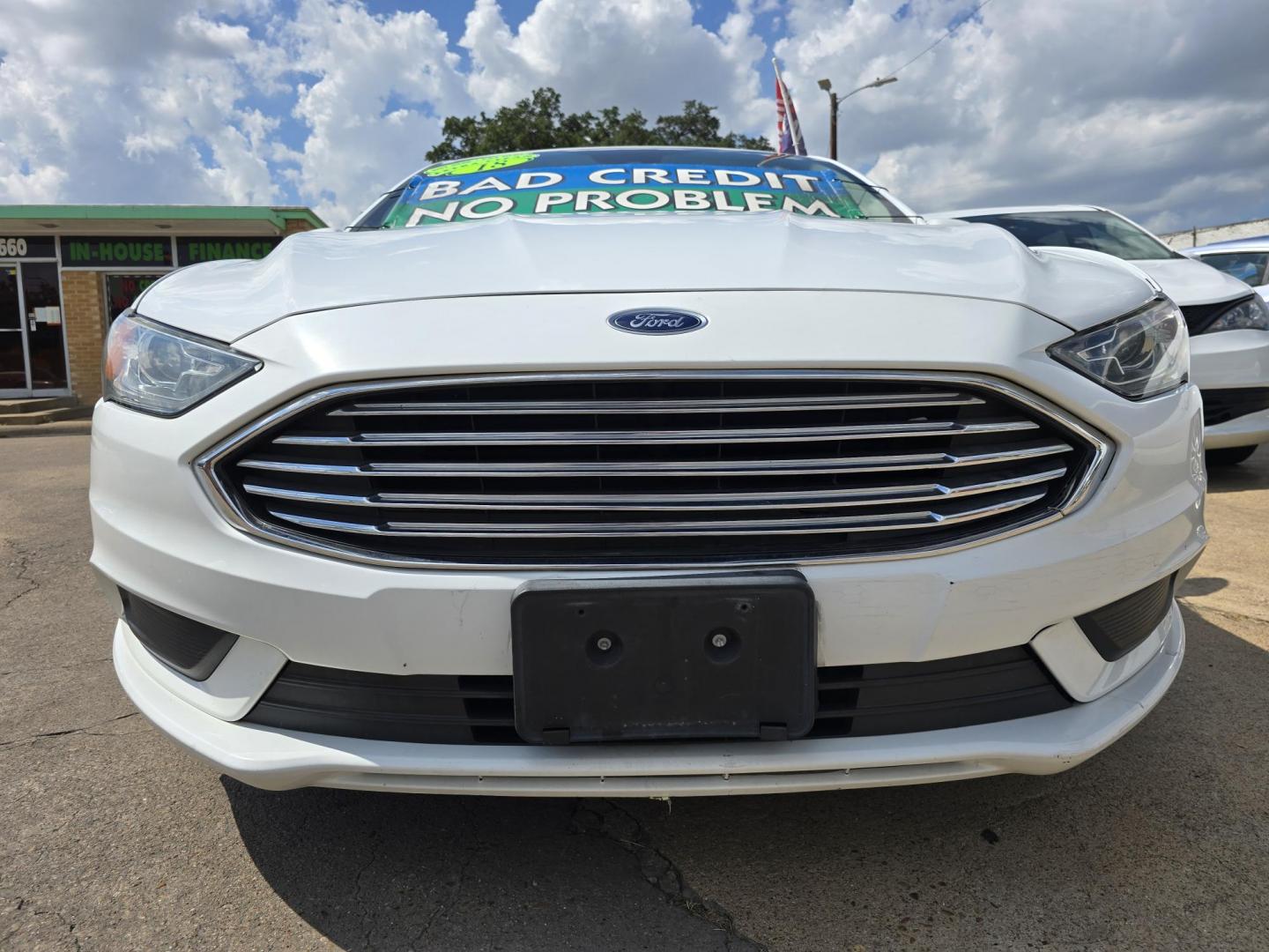2018 Ford Fusion SE (3FA6P0H73JR) with an 2.5L L4 DOHC 16V engine, 6A transmission, located at 2660 S.Garland Avenue, Garland, TX, 75041, (469) 298-3118, 32.885551, -96.655602 - Photo#9