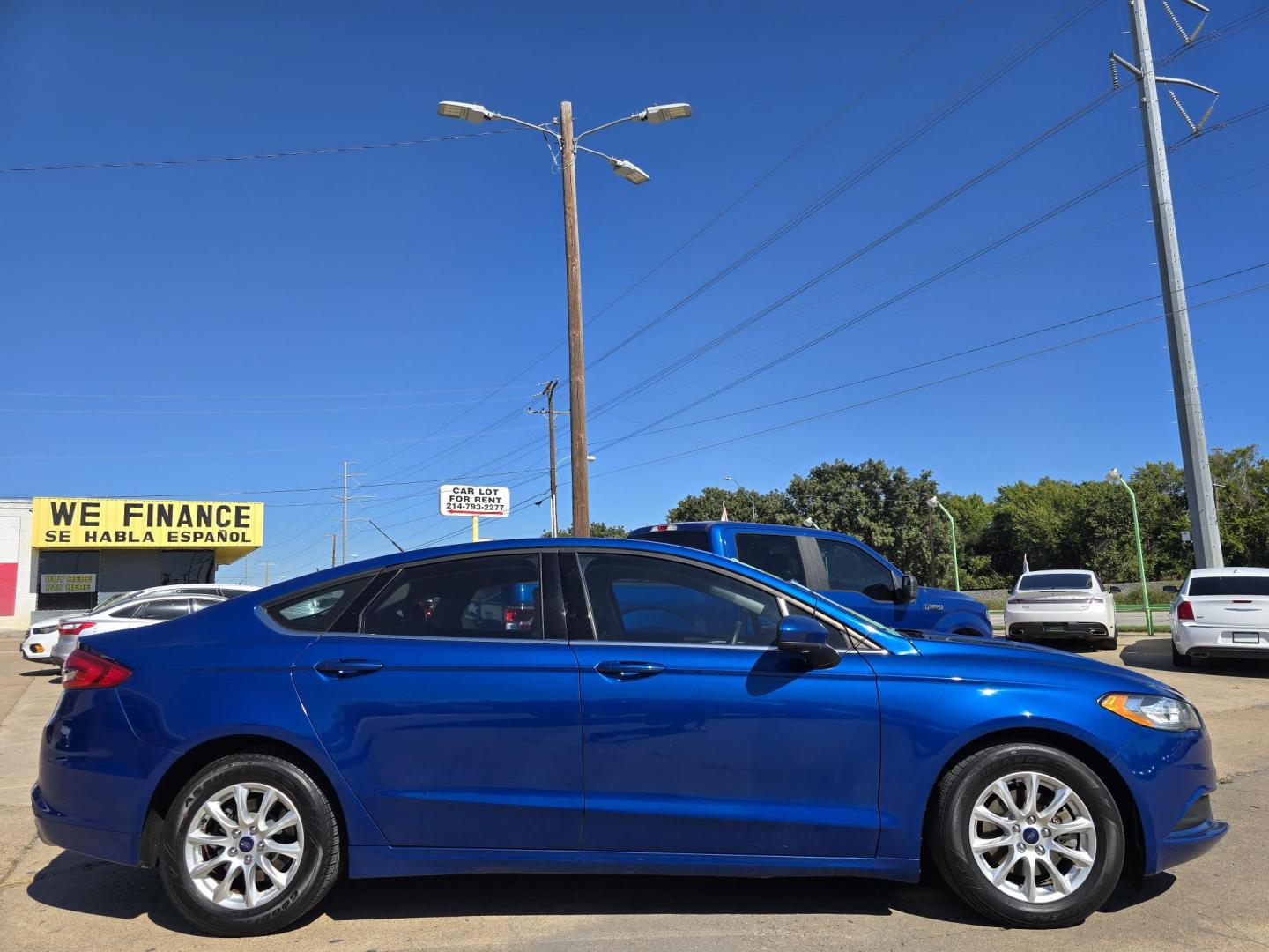 2018 BLUE Ford Fusion S (3FA6P0G72JR) with an 2.5L L4 DOHC 16V engine, 6A transmission, located at 2660 S.Garland Avenue, Garland, TX, 75041, (469) 298-3118, 32.885551, -96.655602 - Photo#2