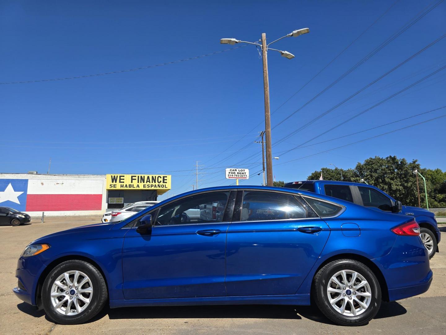 2018 BLUE Ford Fusion S (3FA6P0G72JR) with an 2.5L L4 DOHC 16V engine, 6A transmission, located at 2660 S.Garland Avenue, Garland, TX, 75041, (469) 298-3118, 32.885551, -96.655602 - Photo#6