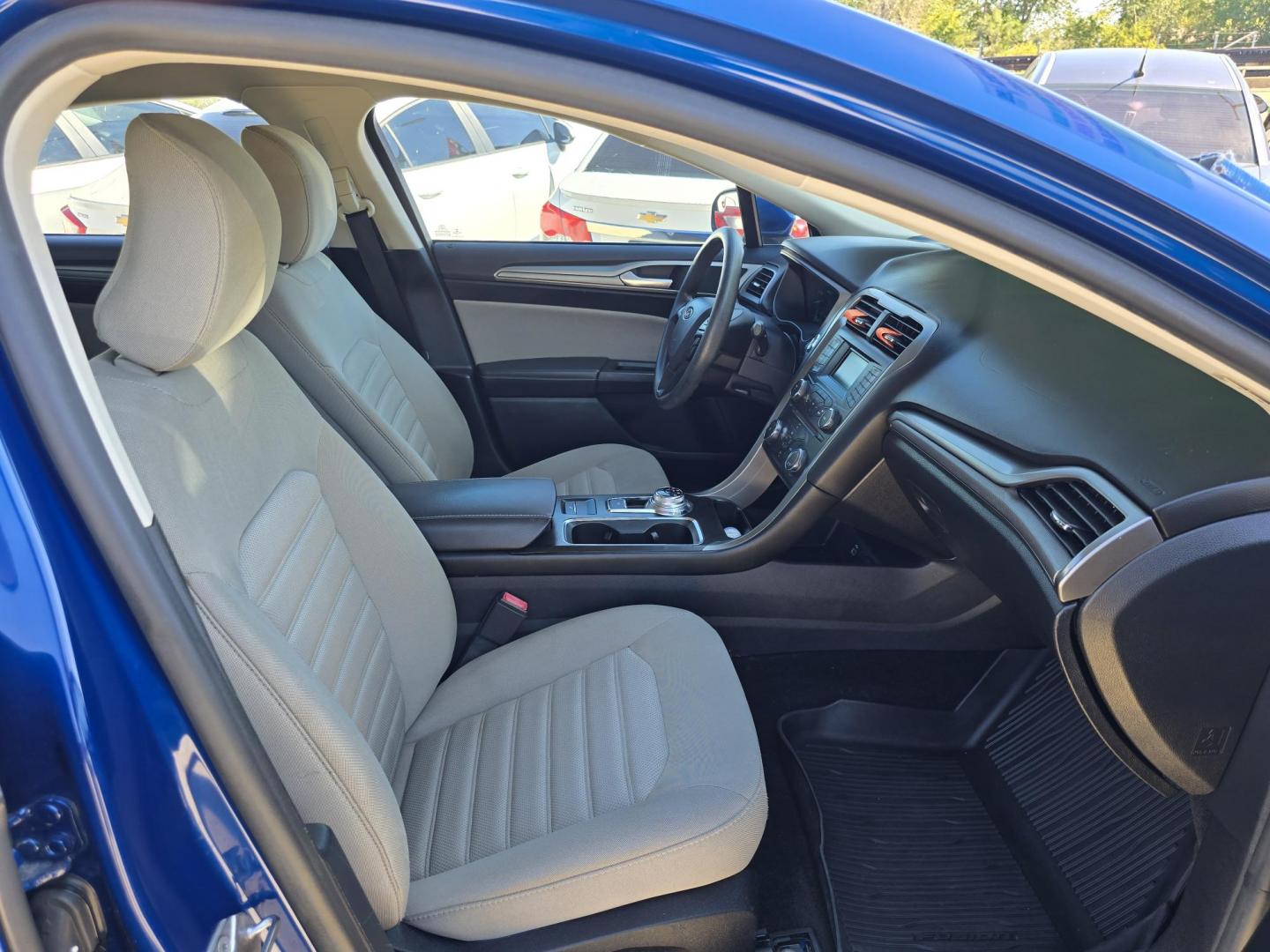 2018 BLUE Ford Fusion S (3FA6P0G72JR) with an 2.5L L4 DOHC 16V engine, 6A transmission, located at 2660 S.Garland Avenue, Garland, TX, 75041, (469) 298-3118, 32.885551, -96.655602 - Photo#18