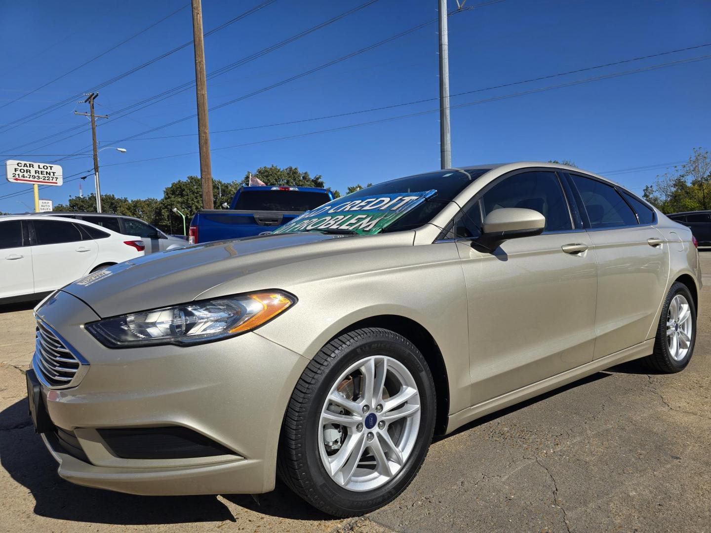 2018 GOLD Ford Fusion SE (3FA6P0HD9JR) with an 1.5L L4 DOHC 16V engine, 6A transmission, located at 2660 S.Garland Avenue, Garland, TX, 75041, (469) 298-3118, 32.885551, -96.655602 - Photo#7