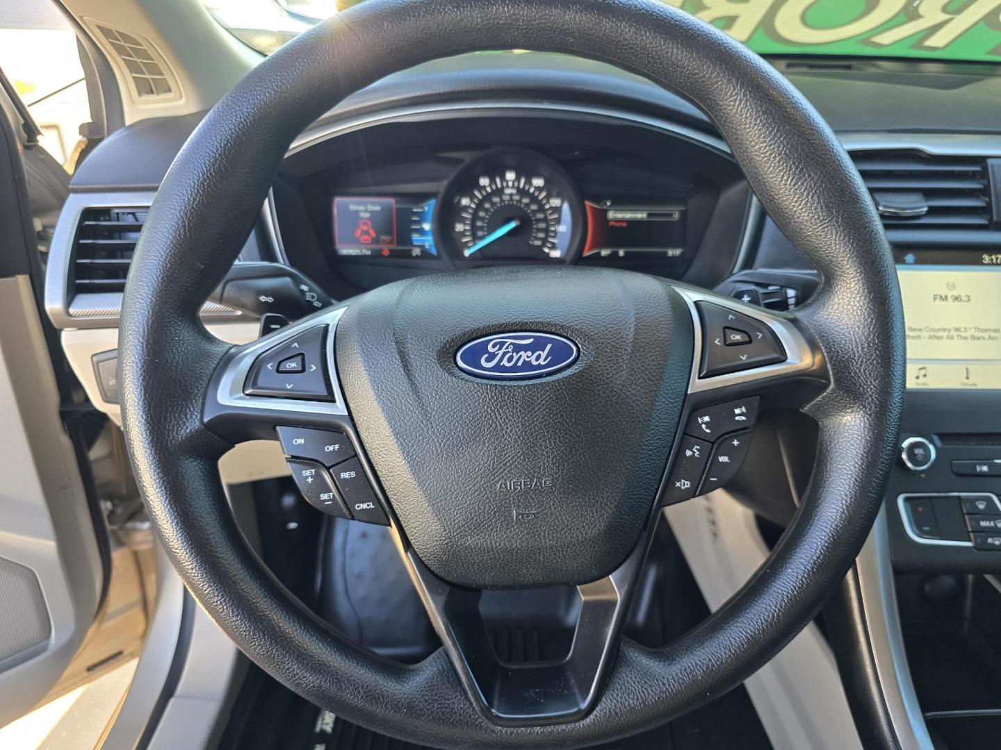 2018 GOLD Ford Fusion SE (3FA6P0HD9JR) with an 1.5L L4 DOHC 16V engine, 6A transmission, located at 2660 S.Garland Avenue, Garland, TX, 75041, (469) 298-3118, 32.885551, -96.655602 - Photo#12